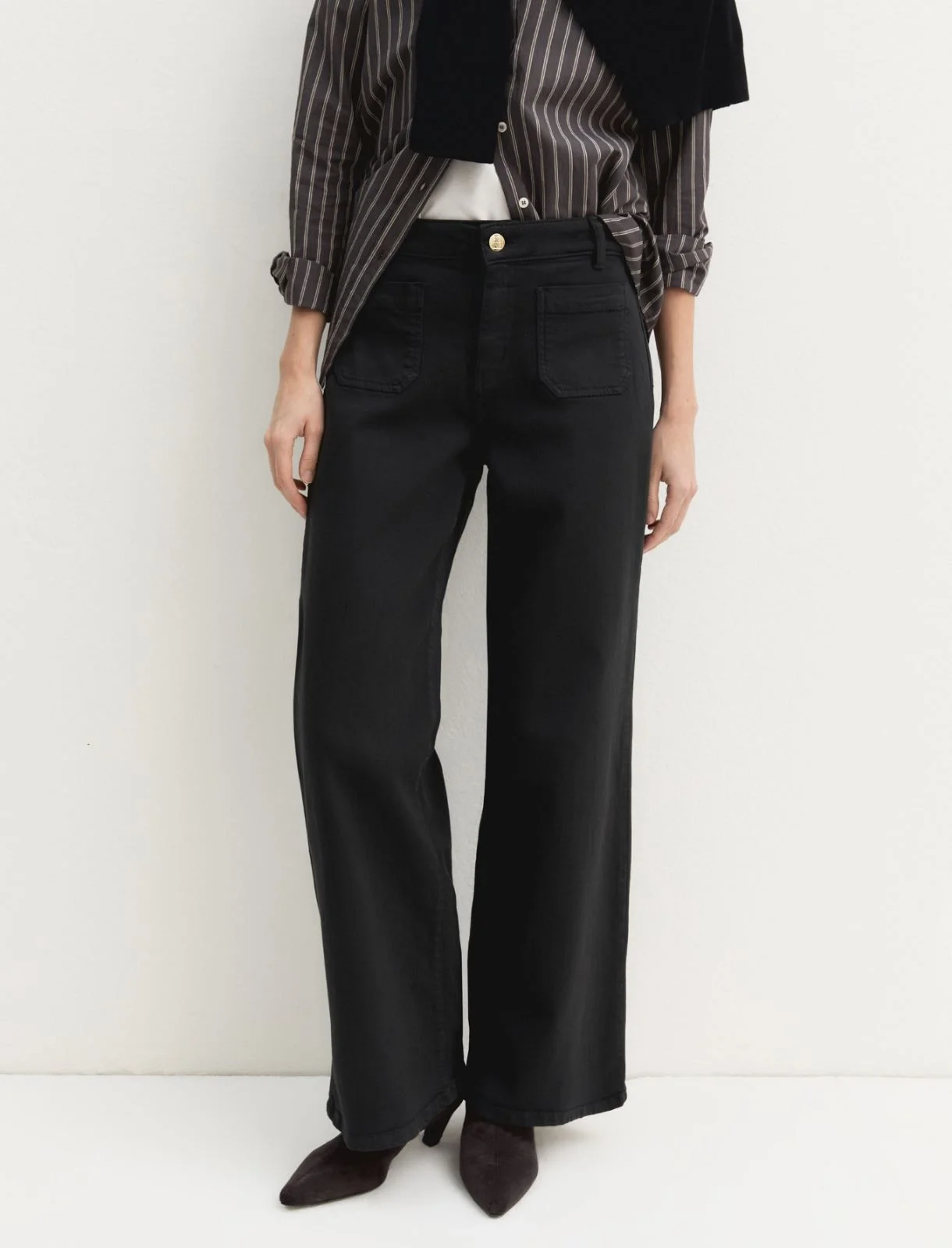 sirene-emme-black-pocket-jeans-ridente1.webp