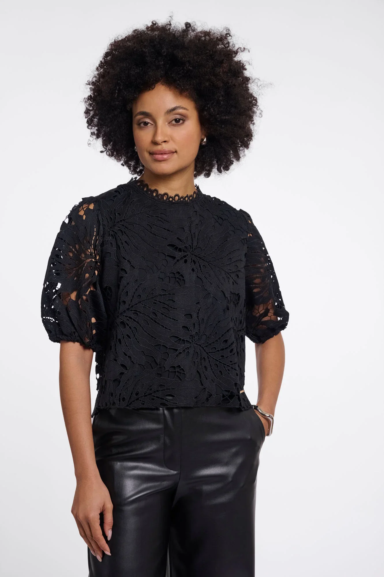 sirene-rino&pelle-black-top-chantalle1.jpg.webp