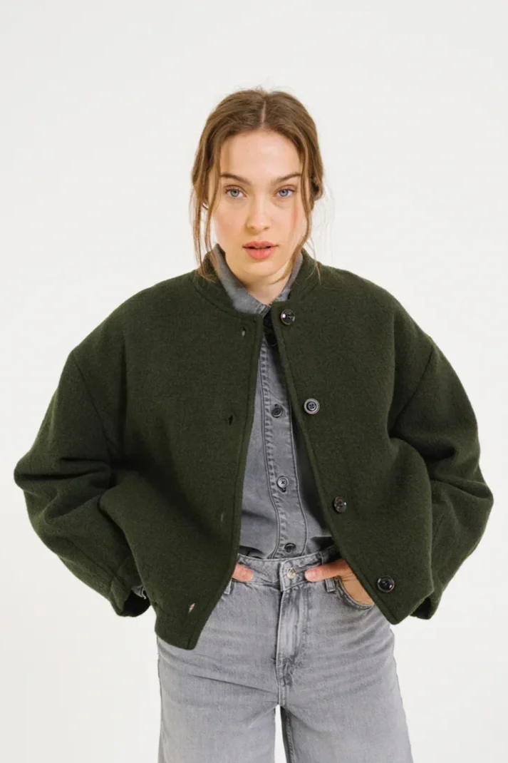 sirene-sacrecoeur-green-wool-jacket-jay-1.webp