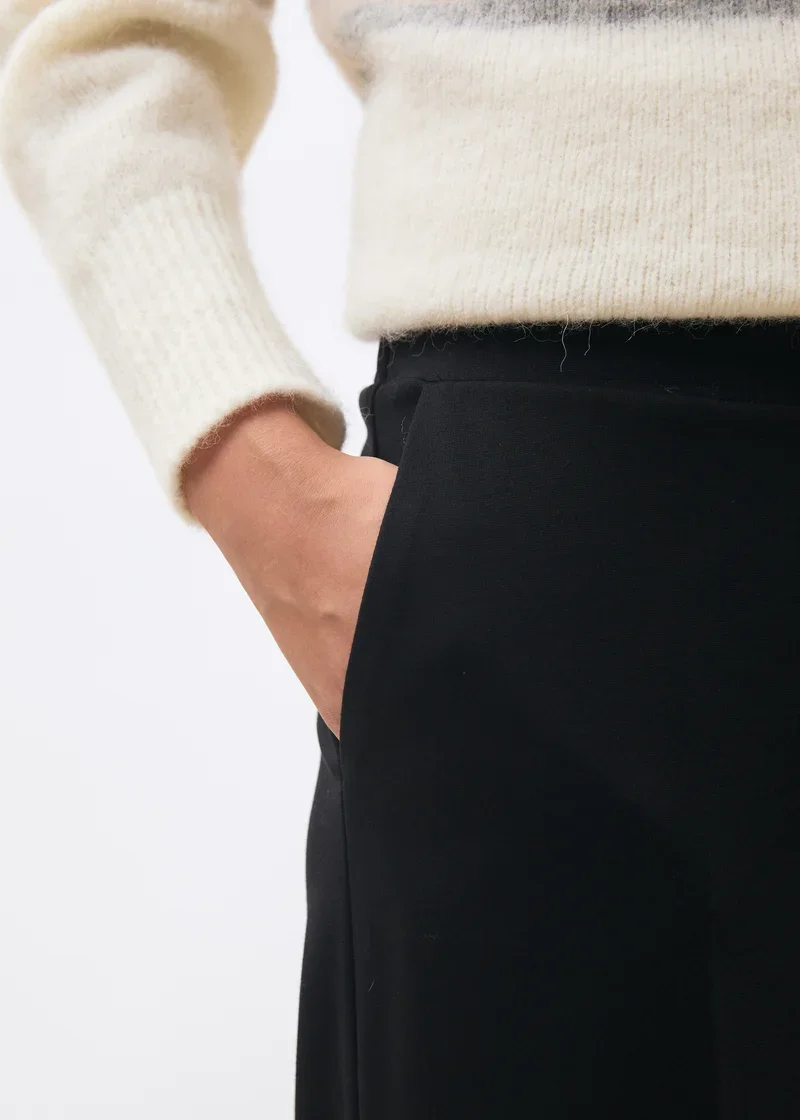sirene-humility-navy-cuff trousers-sophio4.jpg.webp