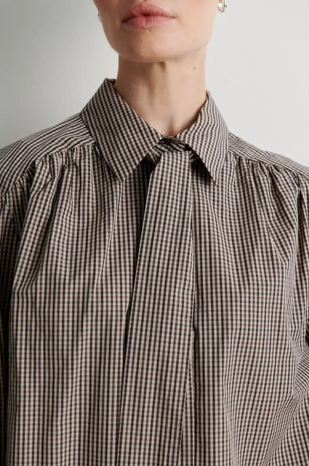 sirene-second female-gingham-shirt-redford2.webp