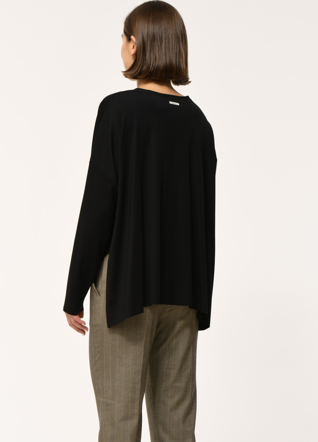 sirene-humility-black-top-kanshi-3.png