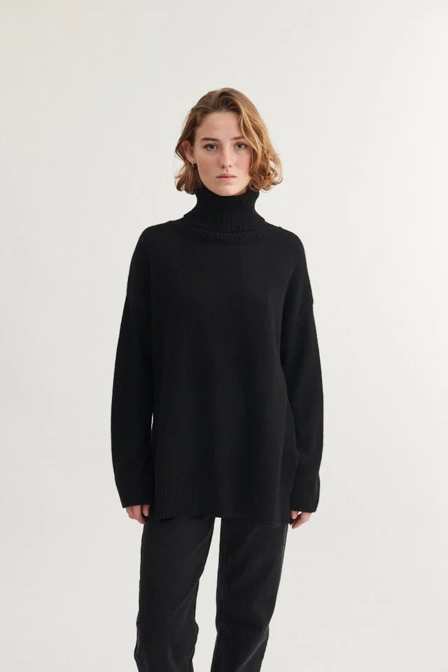 sirene-basic apparel-black-poloneck-line-1.jpg