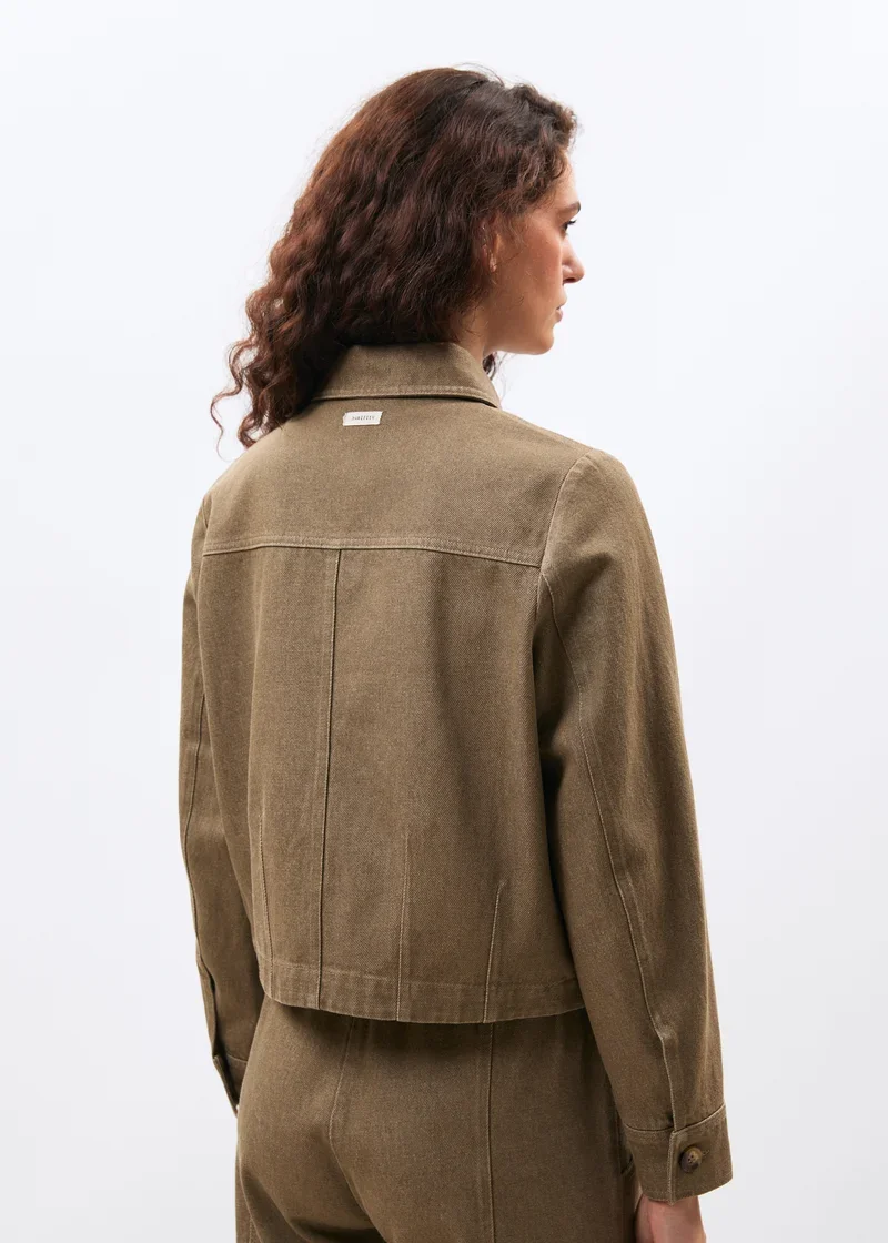 sirene-humility-short-jacket-khaki-marcus3.jpg.webp