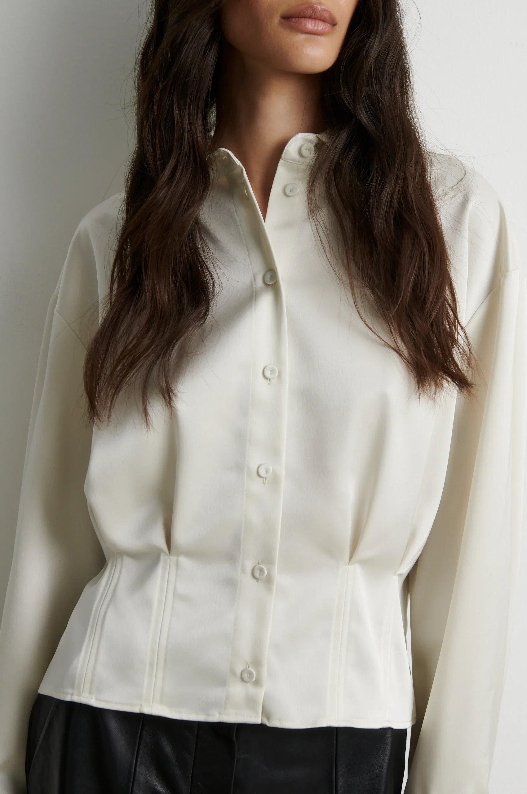 sirene-second female-silky-blouse-opala3.jpg.webp