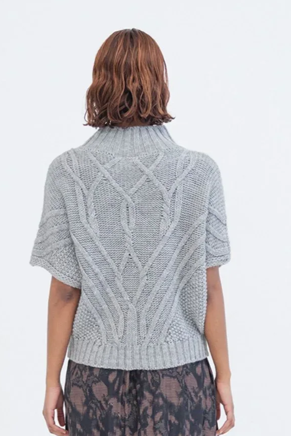 sirene-projectaj117-grey-knit-signe2.jpg.png