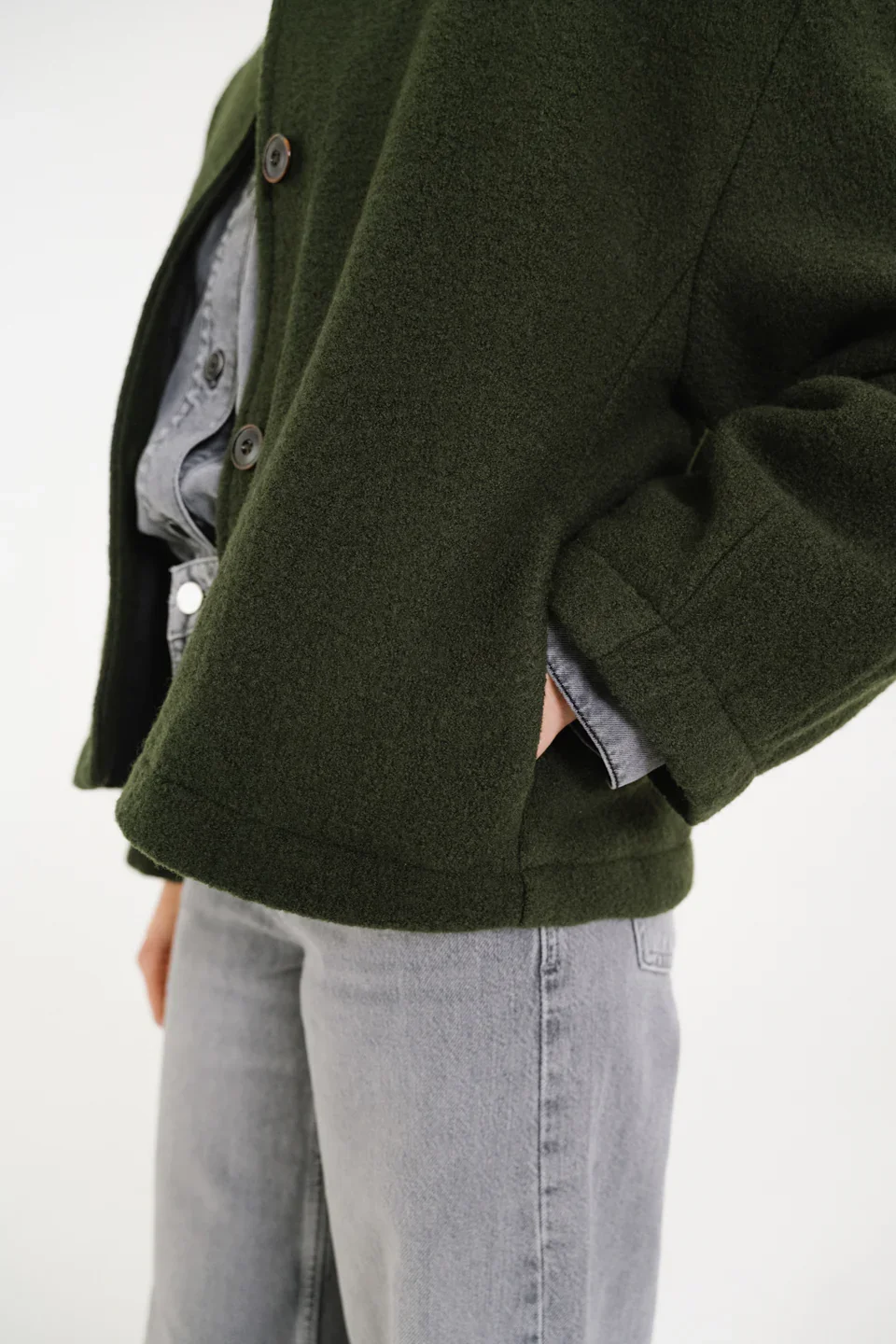 sirene-sacrecoeur-green-wool-jacket-jay-4.webp