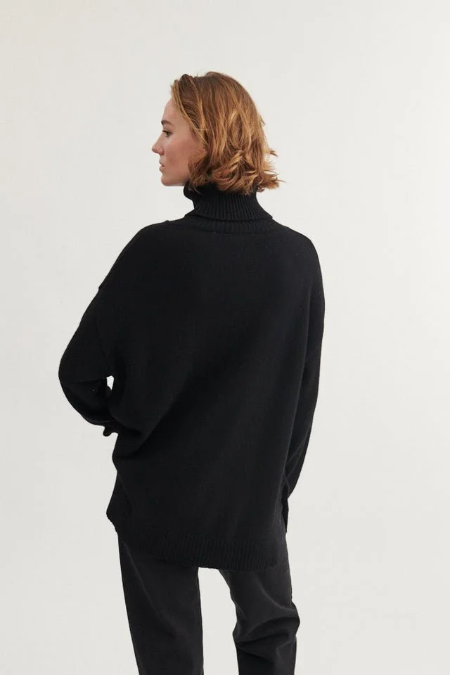sirene-basic apparel-black-poloneck-line-2.jpg