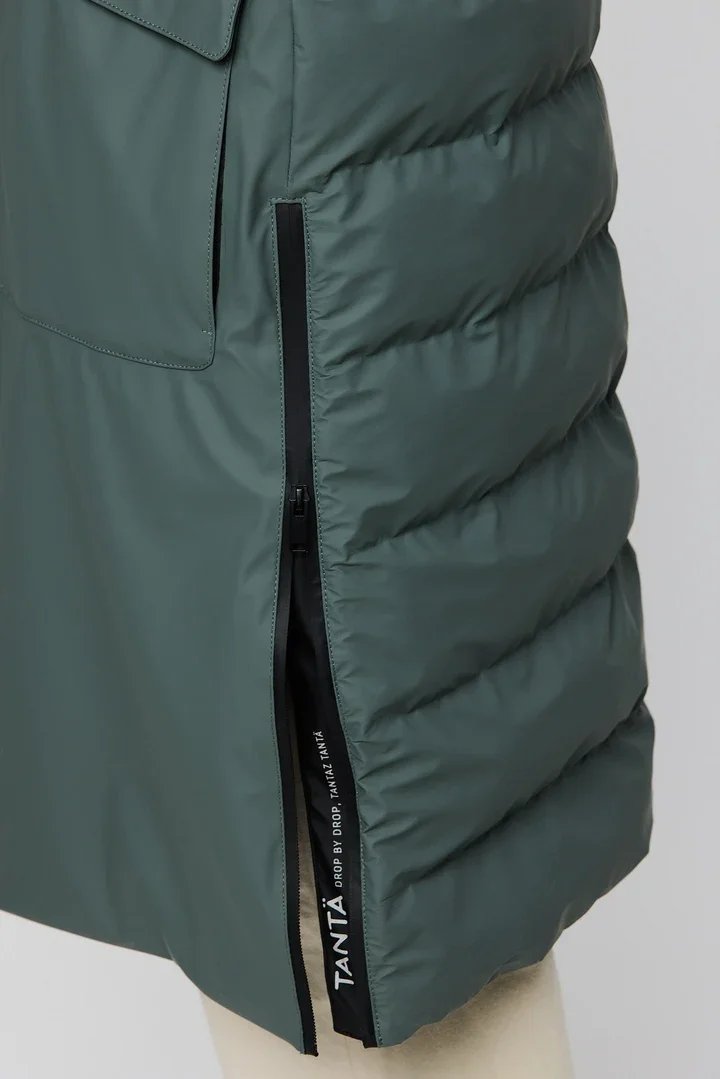 sirene-tanta-green-raincoat-rime4.jpg.webp