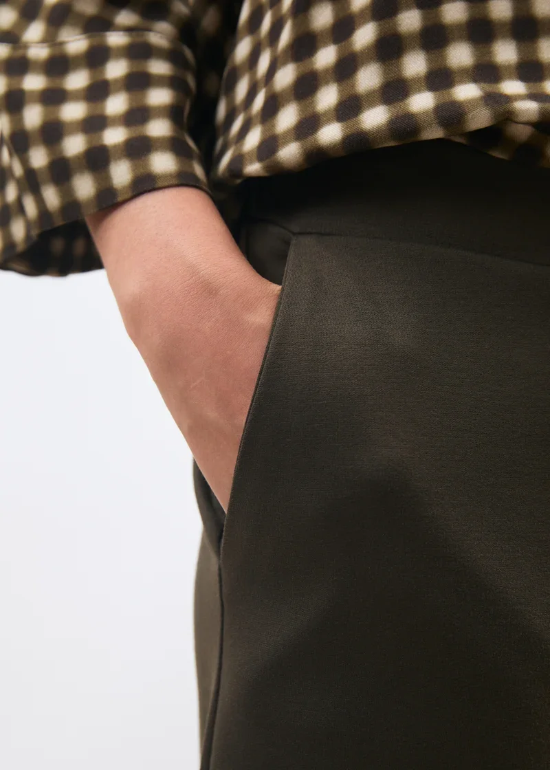sirene-humility-khaki-cufff-trousers-sophio4.jpg.webp