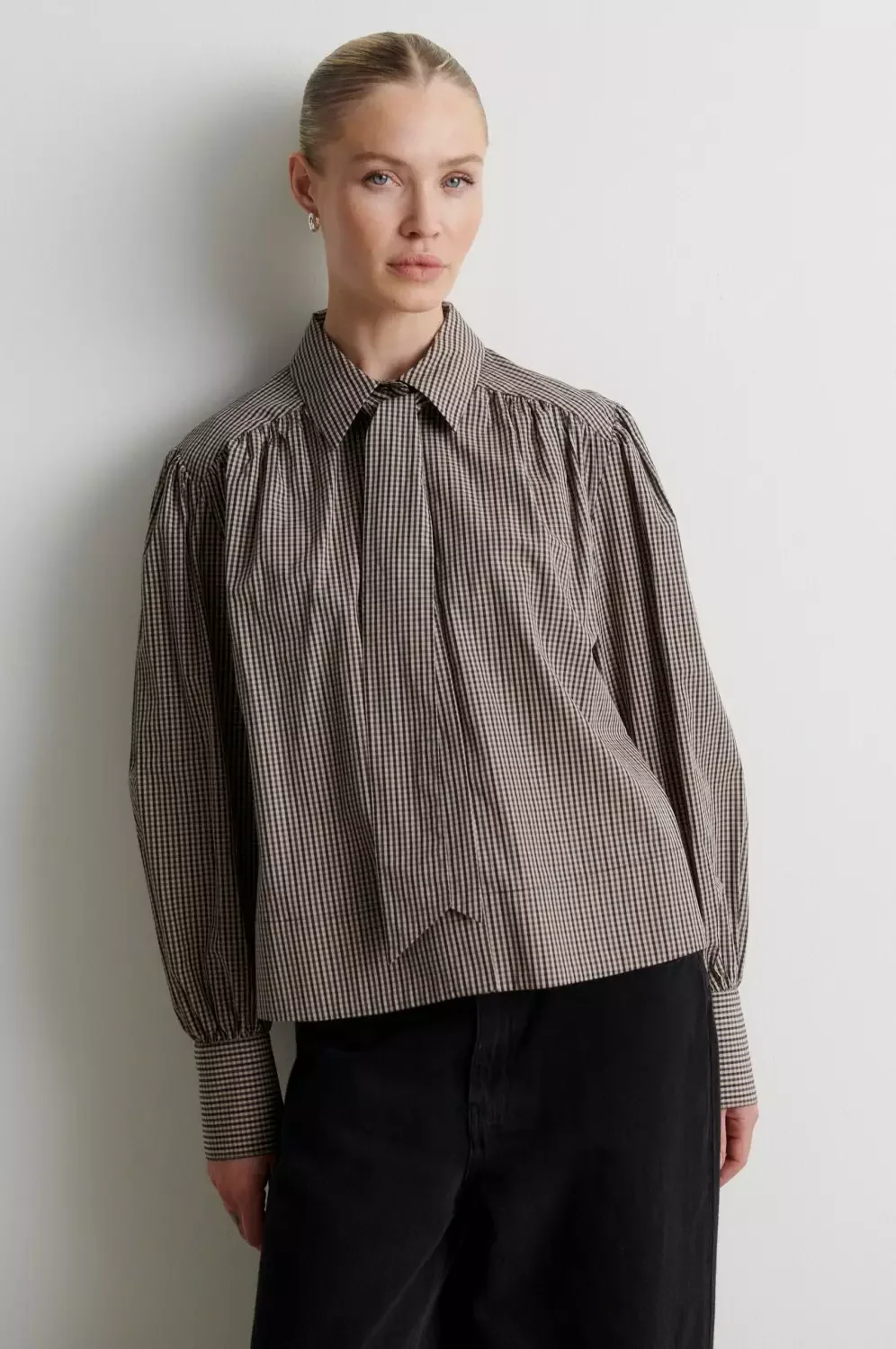 sirene-second female-gingham-shirt-redford1.webp