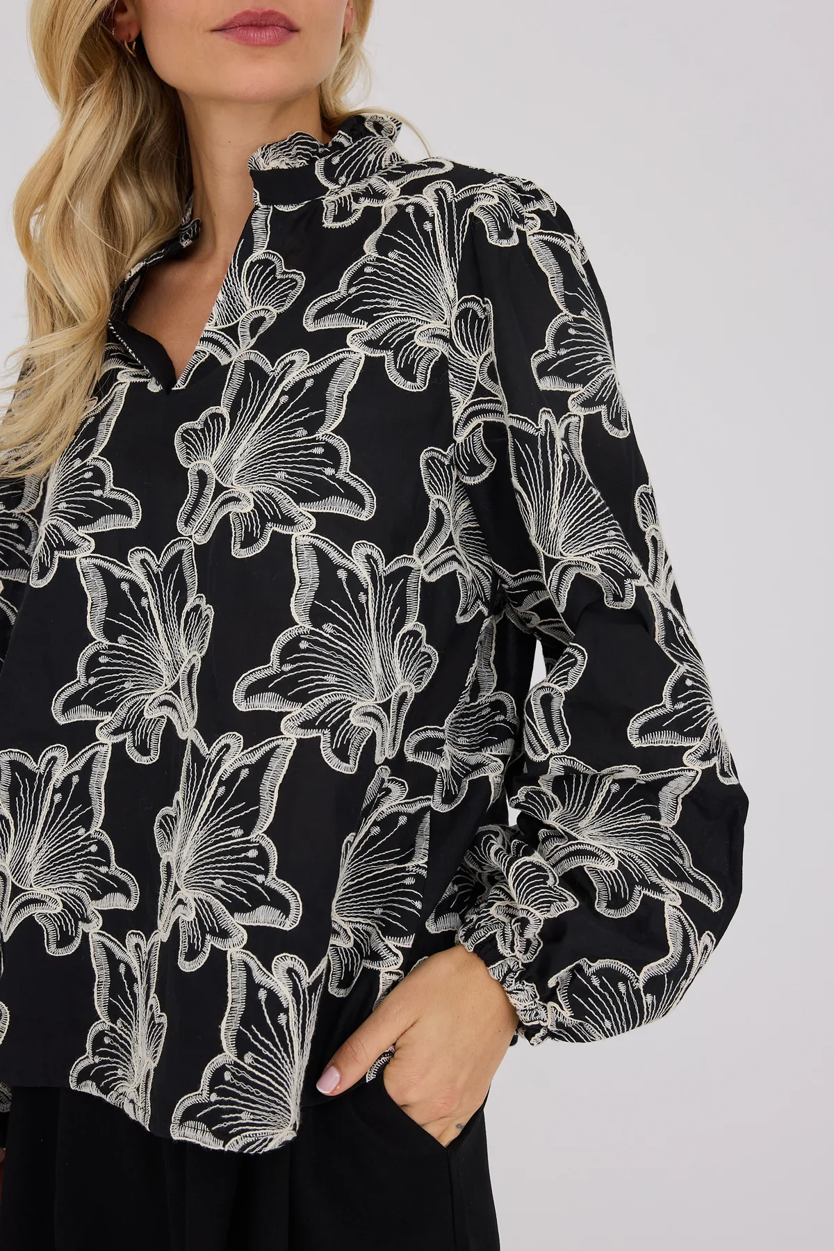 sirene-aview-flower-blouse-grete1.jpg.webp