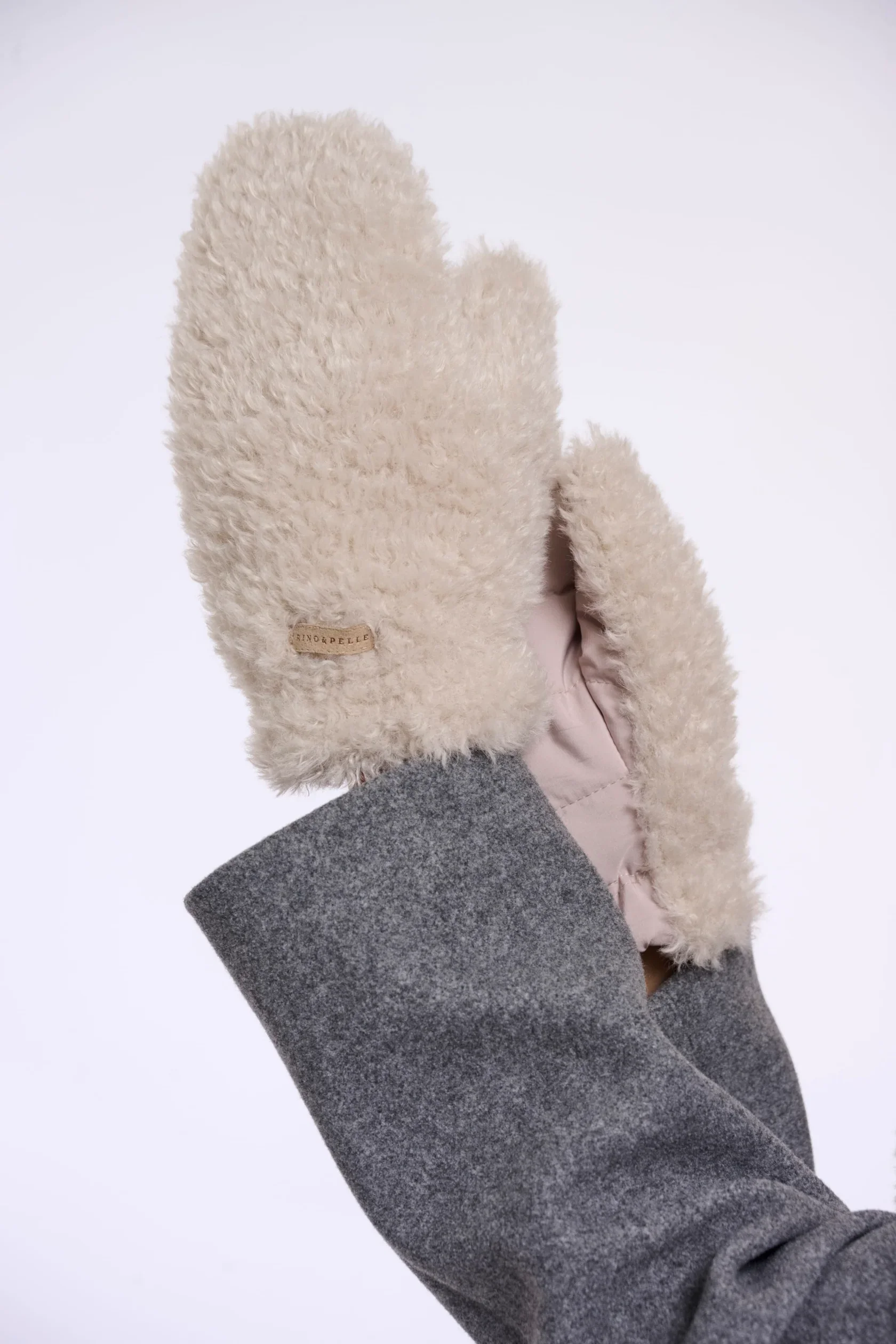 sirene-rino & pelle-mittens-rin3.jpg.webp