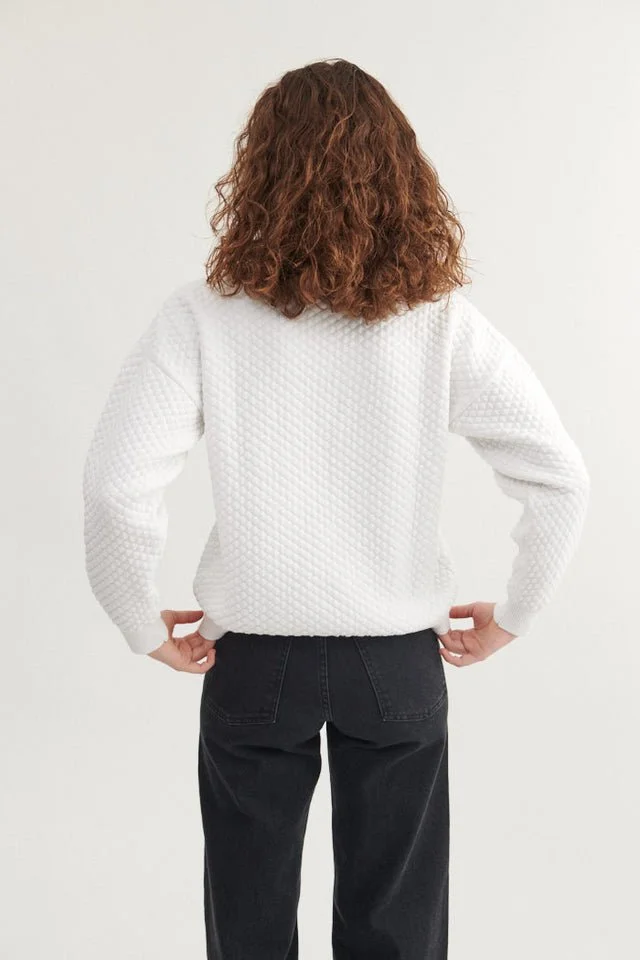 sirene-basic apparel-white-sweatshirt-lis-2.jpg
