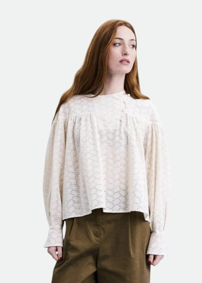sirene-frnch-cream-blouse-takis1.jpg