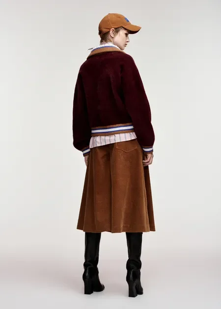 sirene-essentielantwerp-burgendy-jacket-kamore3.webp
