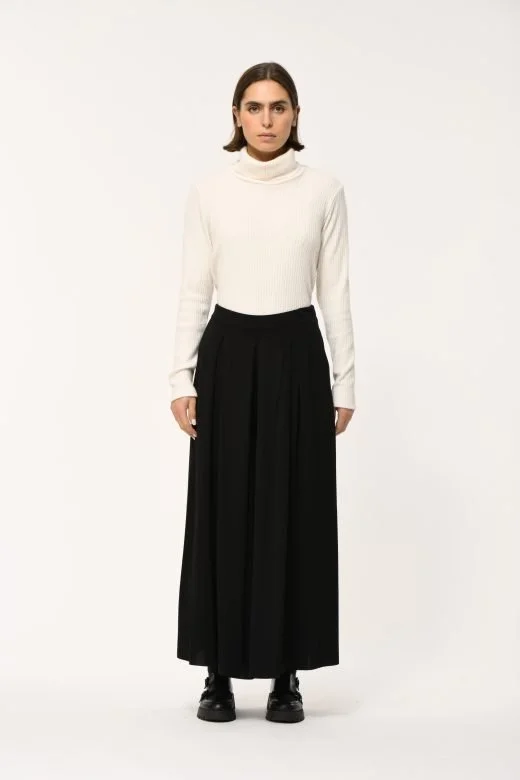 sirene-humility-black-trousers-turbo-1.jpg