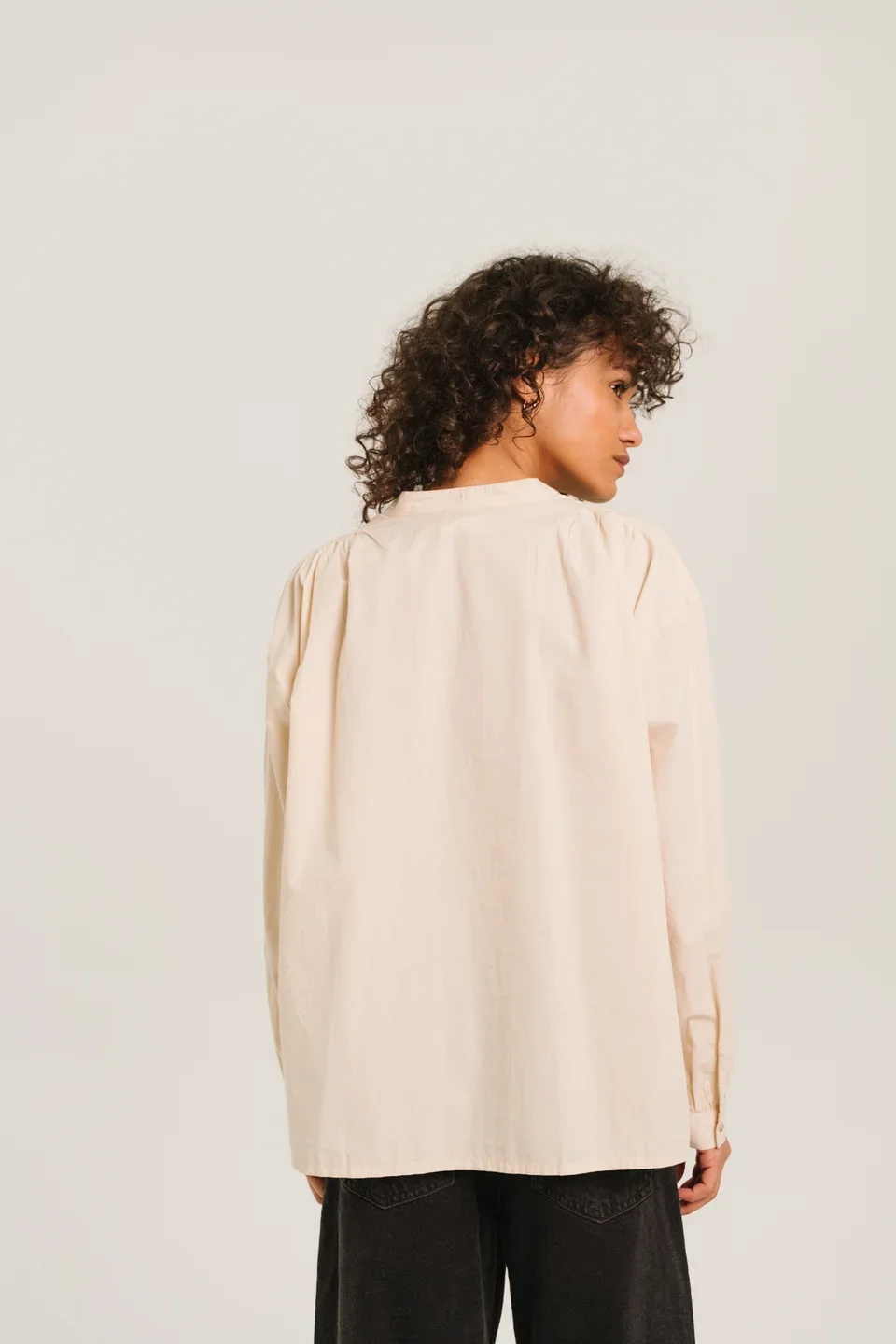 sirene-sacrécouer-embroidered-shirt-ella3.jpg.webp