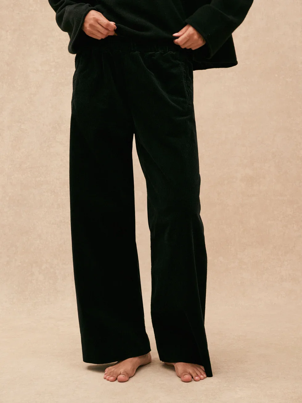 sirene-hod-cords-black-jimmy-1.webp