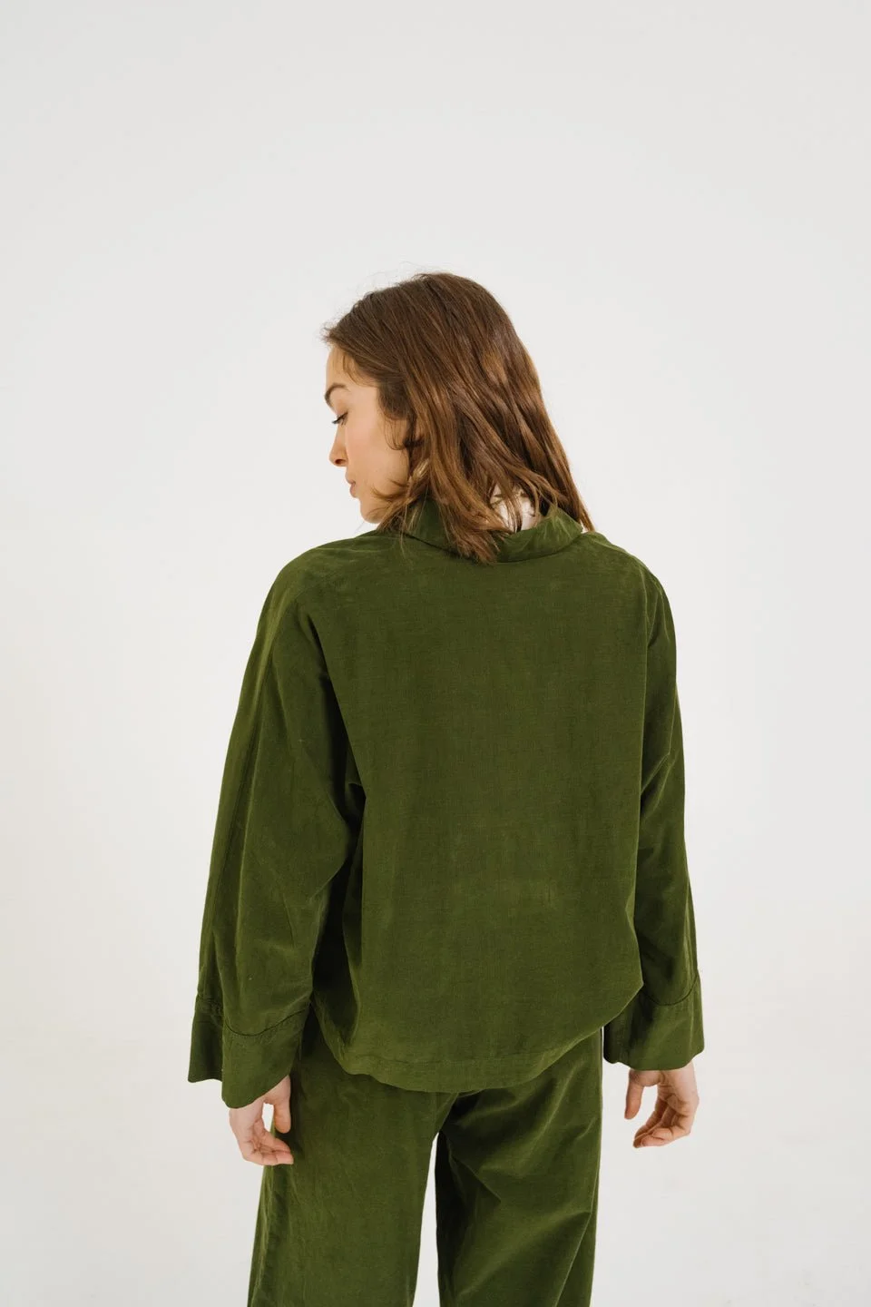 sirene-sacrecoeur-green-cord-shirt-joanie-3