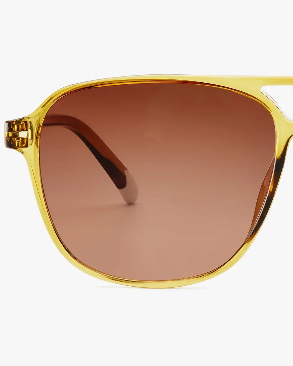 sirene-barner-ecru-sunglasses-brad4.png