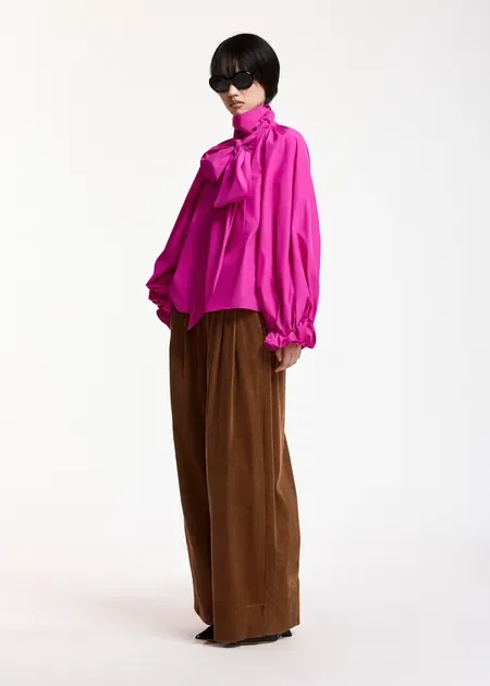 sirene-essentielantwerp-pink-pussybow-blouse-keily4.webp