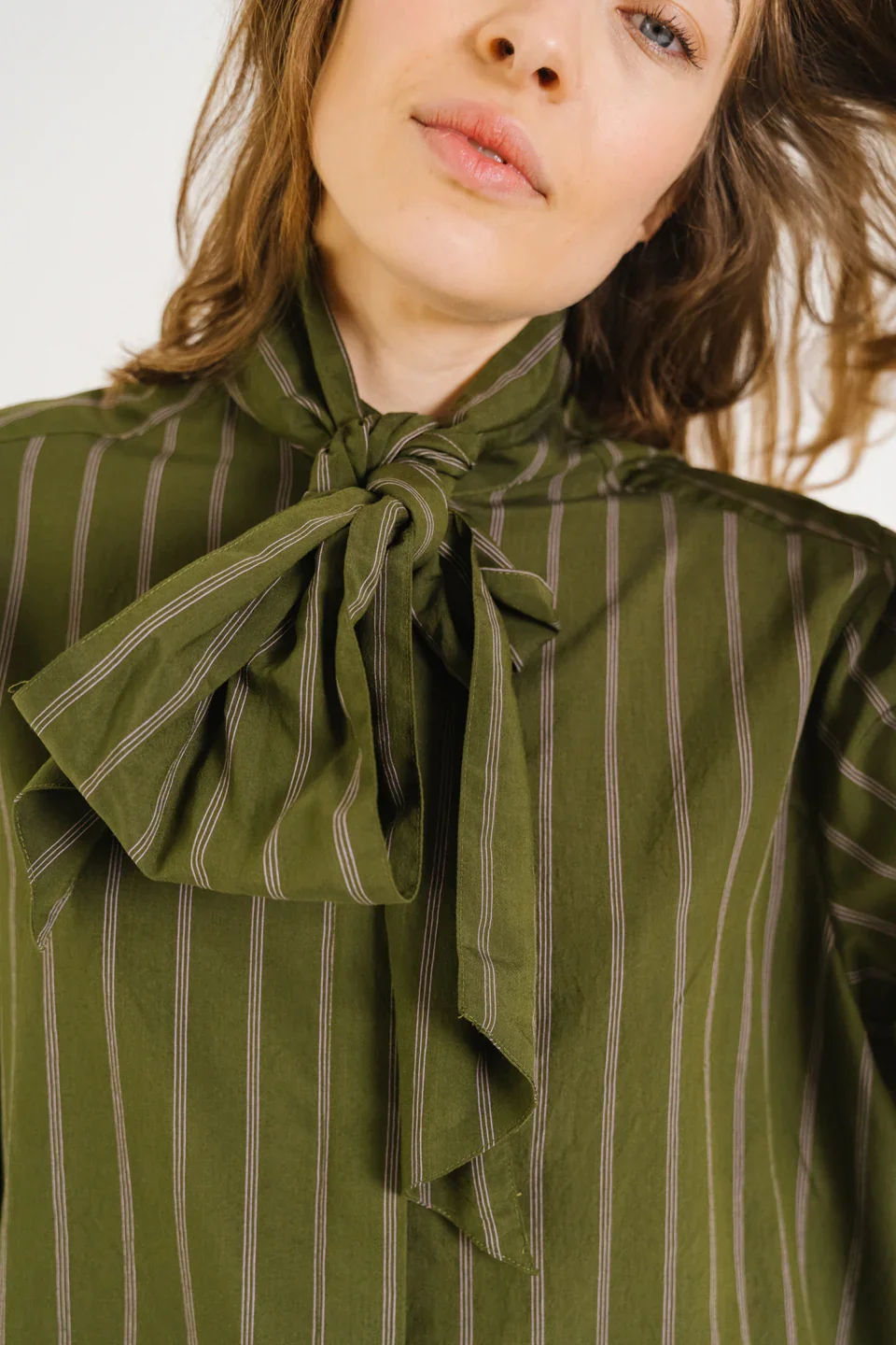 sirene-sacrecoeur-khaki-blouse-gena-2.webp