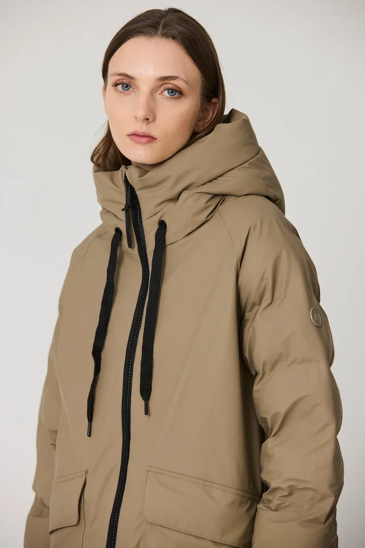 sirene-tanta-stone-raincoat-rime2.jpg.webp