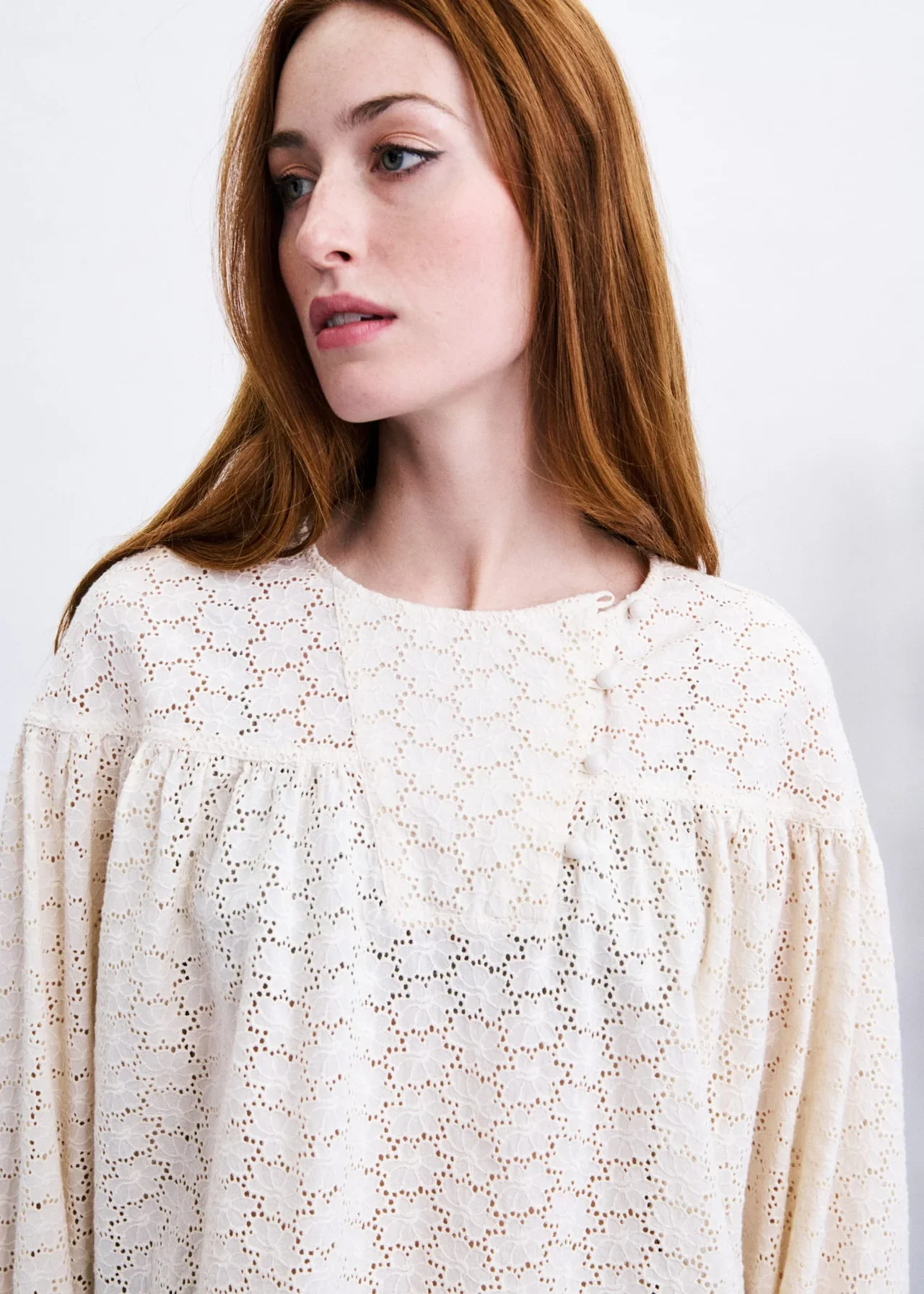 sirene-frnch-cream-blouse-takis4.WEBP