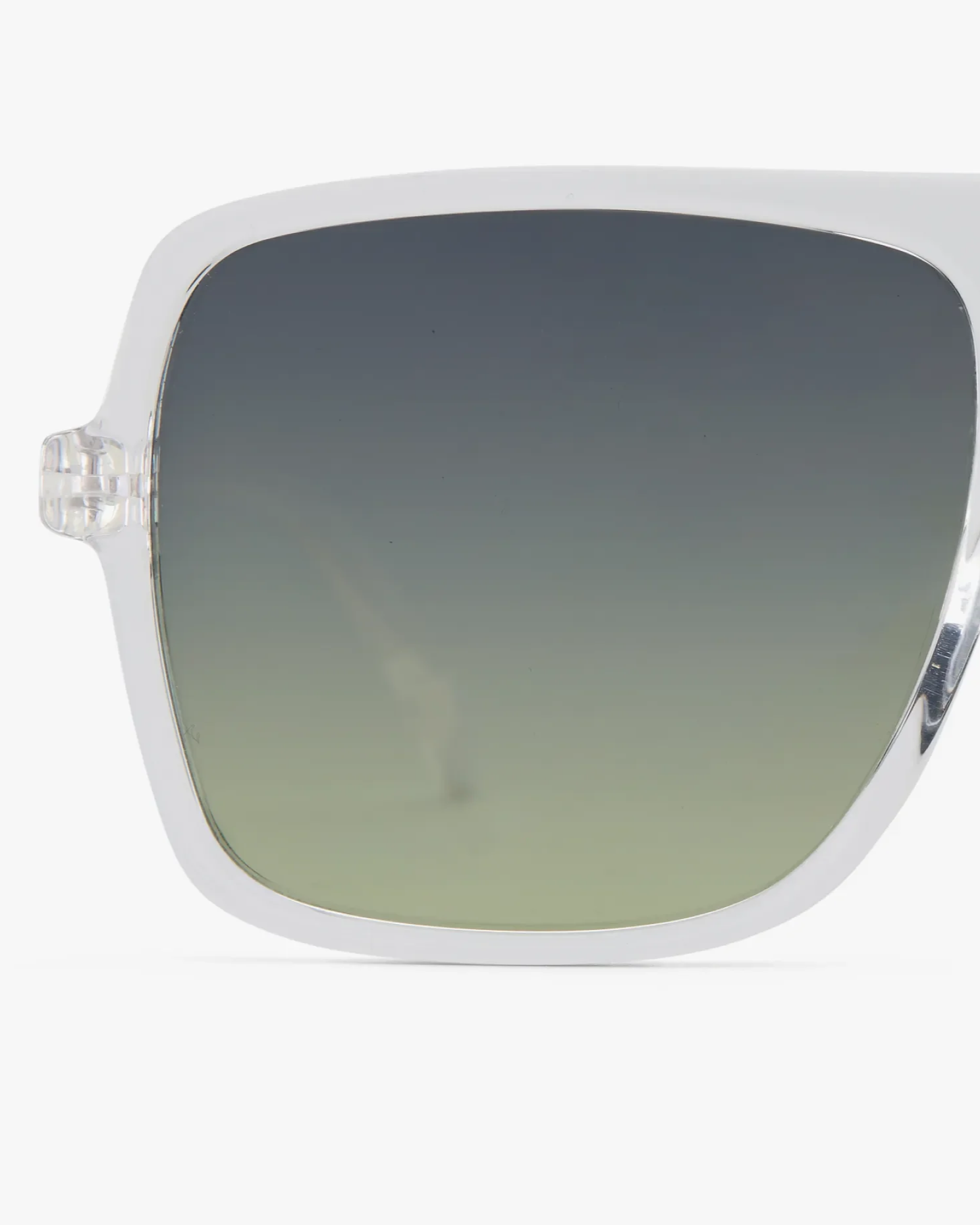sirene-barner-crystal-sunglasses-jake4.png