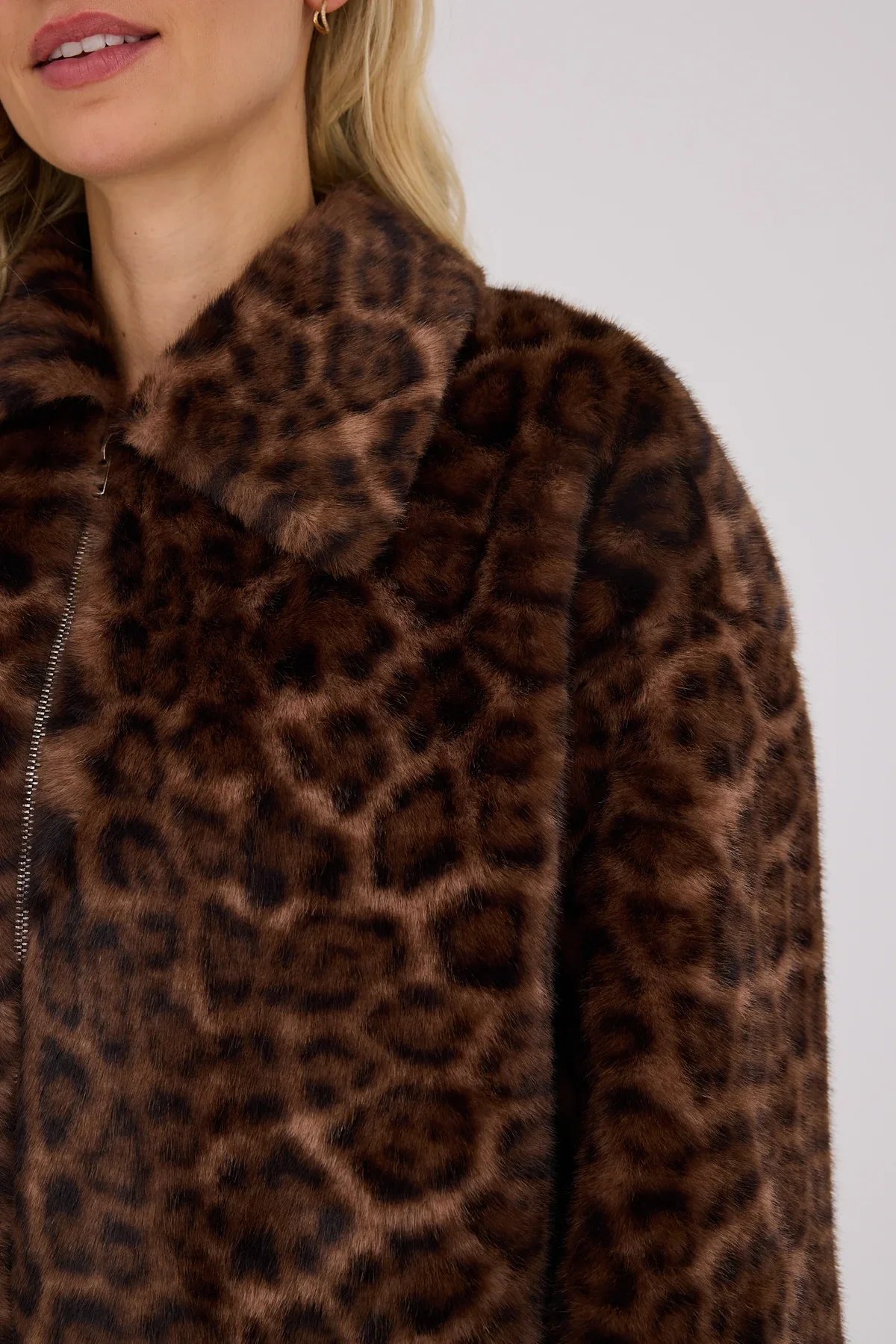 sirene-aview-amimal-fauxfur-jacket-leo4.jpg.webp