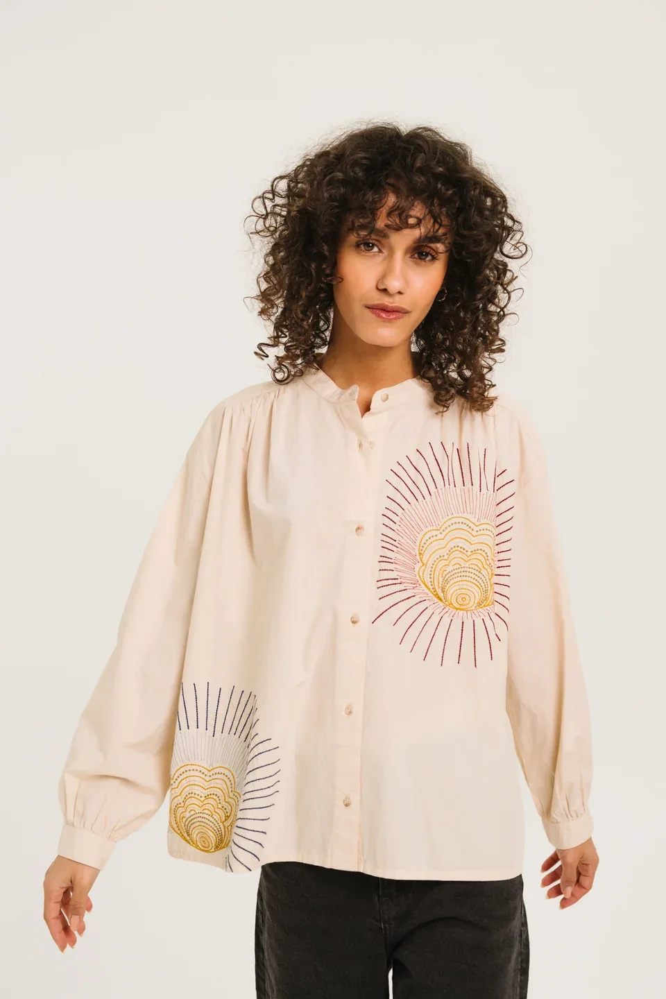 sirene-sacrécouer-embroidered-shirt-ella1.jpg.webp
