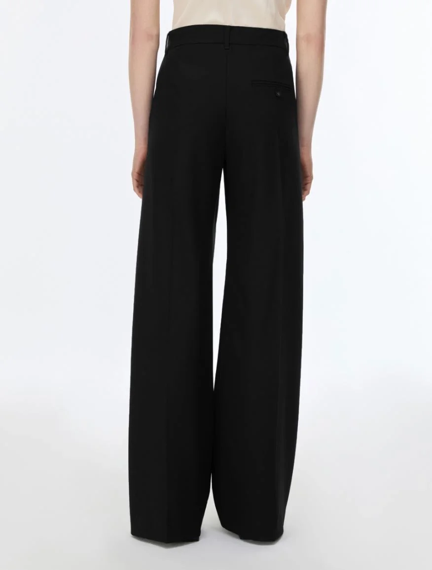 sirene-iblues-black-trousers-molo2.webp