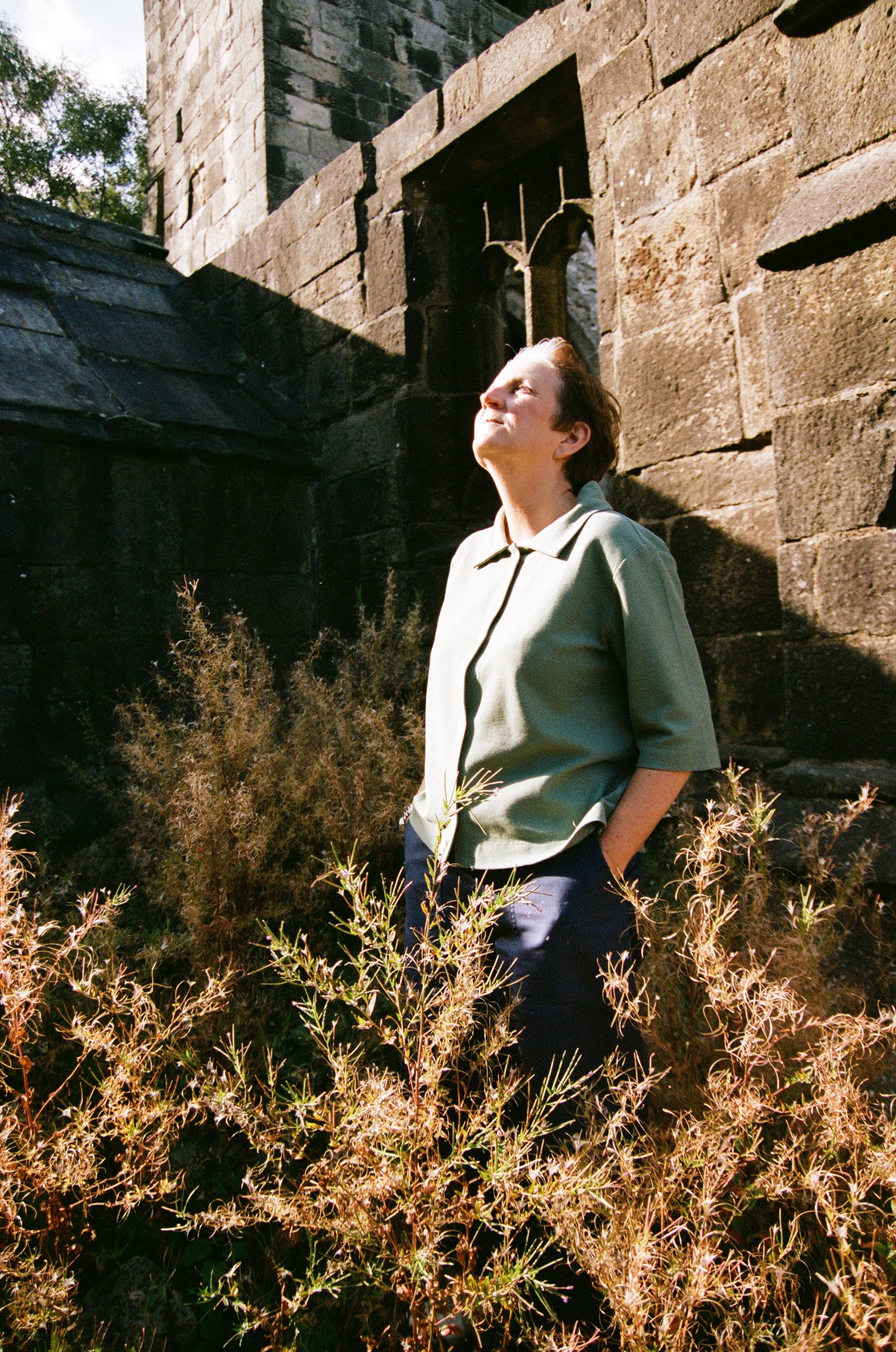 “I like seeing what you see”: analog photo session with Sarah
