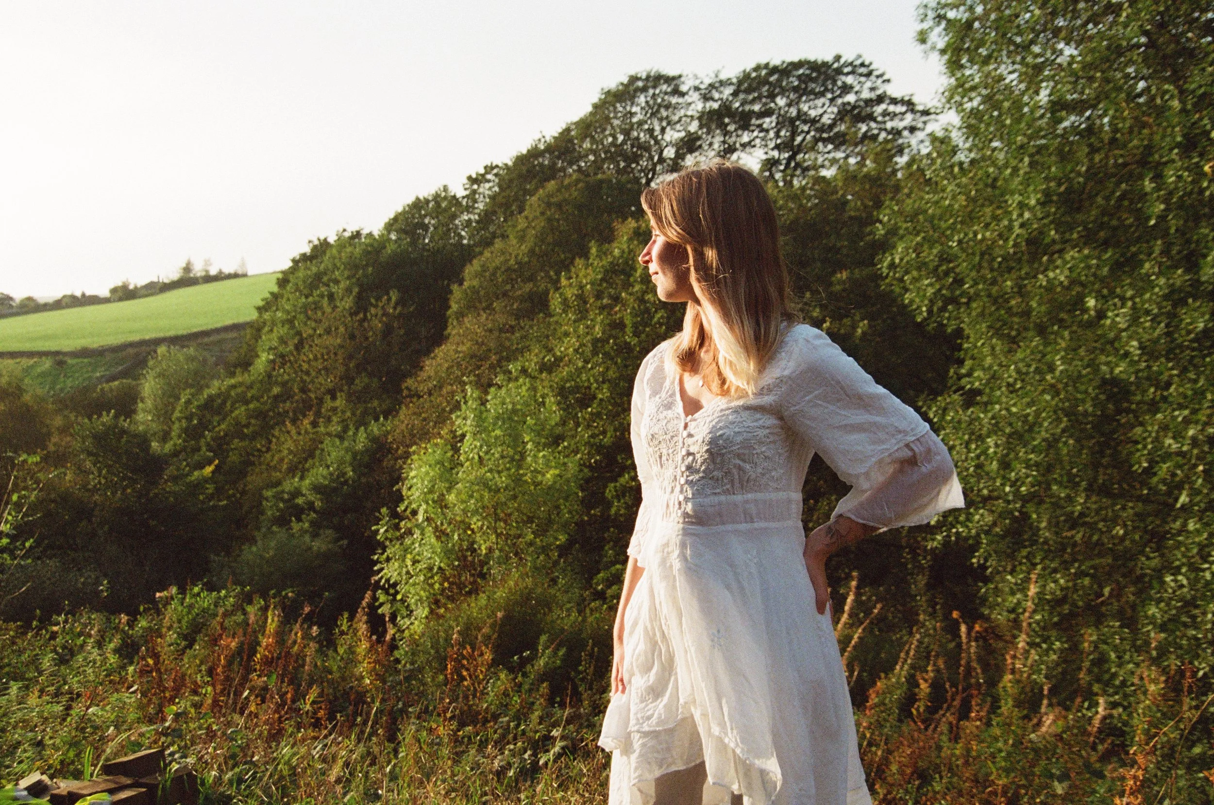 Time to settle: analog photo session with Kat