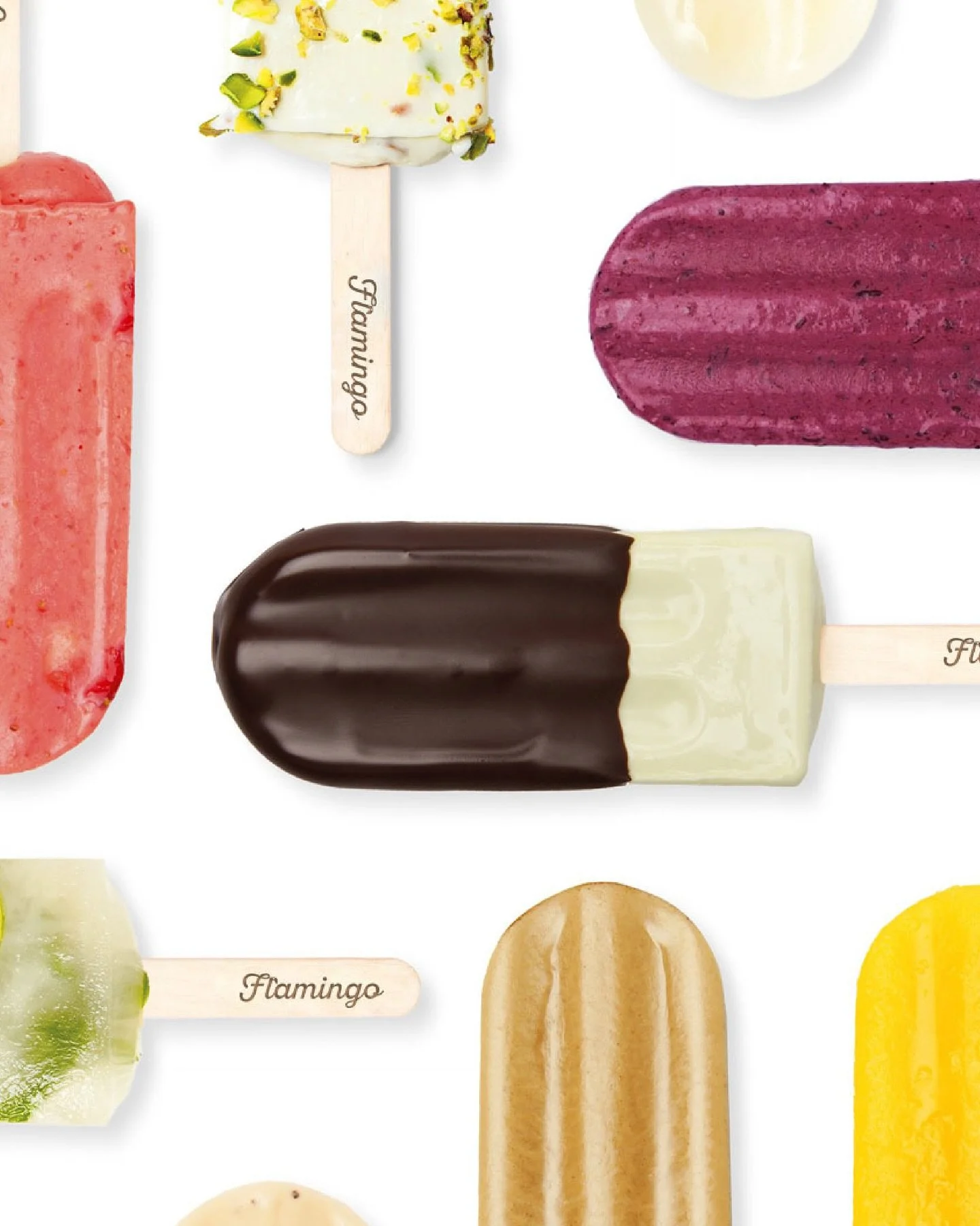 Perfume you can taste: Flamingo now collabs with top retail brands to craft one-of-a-kind ice creams inspired by their iconic fragrances π¦π«
#graphicdesign #design #branding #icecream #cdmx