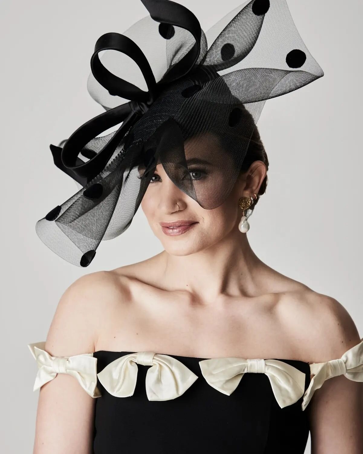 This week saw the launch of a fantastic hat auction supporting @braintumourrsch. 
⭐Link in bio!⭐

Created by 22 members of The British Hat Guild, the haute couture pieces will be auctioned to raise funds for Brain Tumour Research. The hats have been 