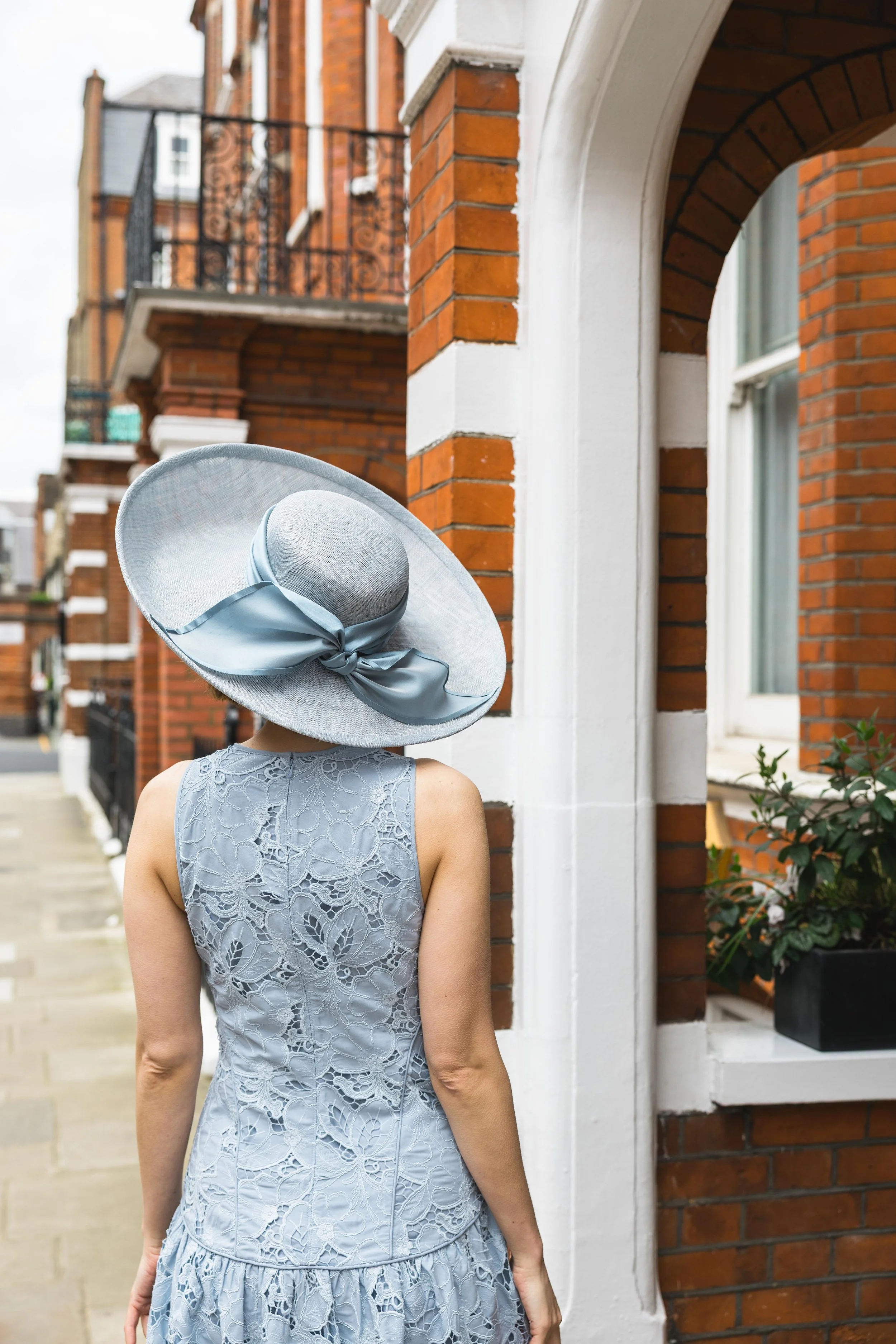 Dramatic Sweeping Brim Hat (2).jpg