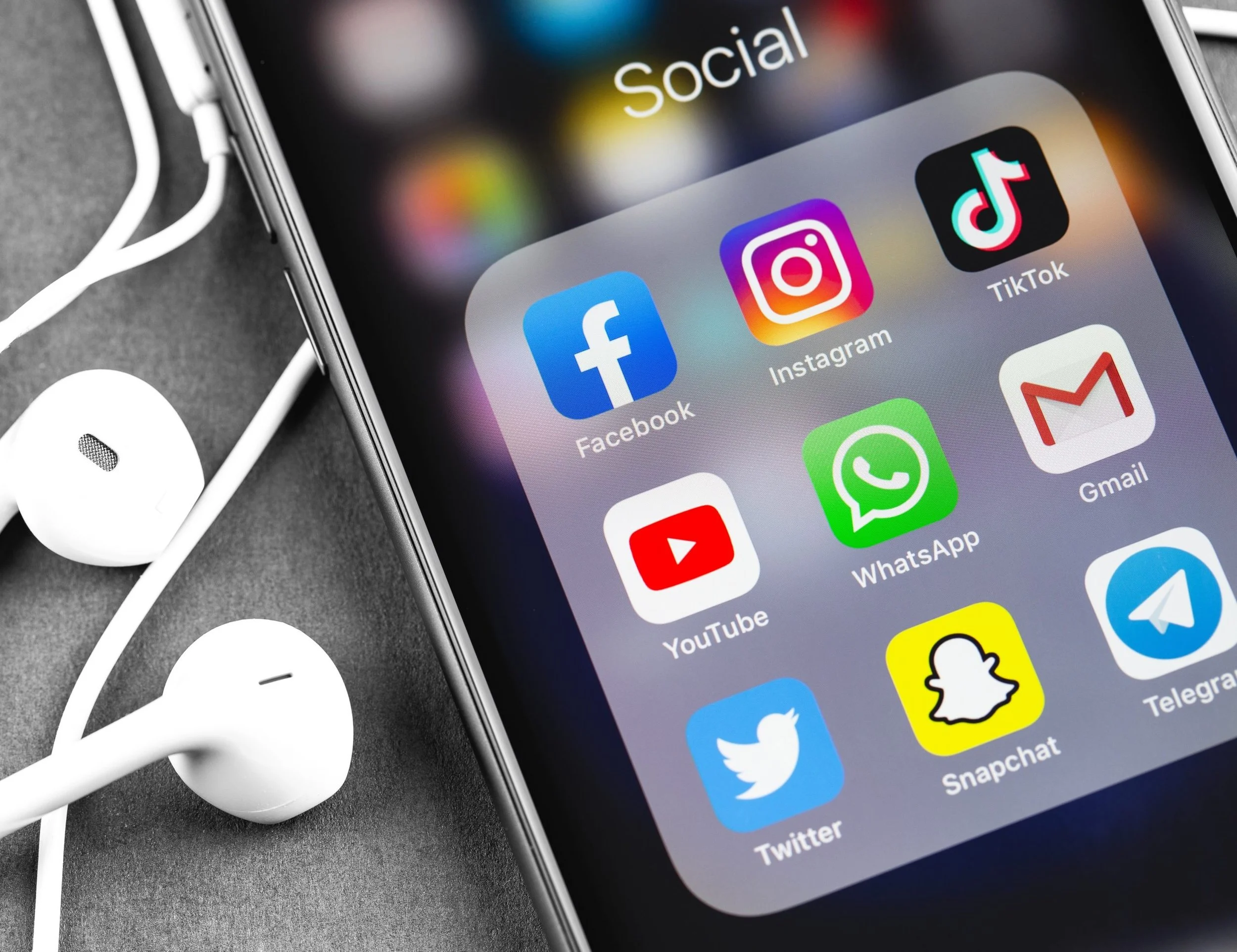 New Research Shows that Minority Patients Now Get Health Information from Social Media