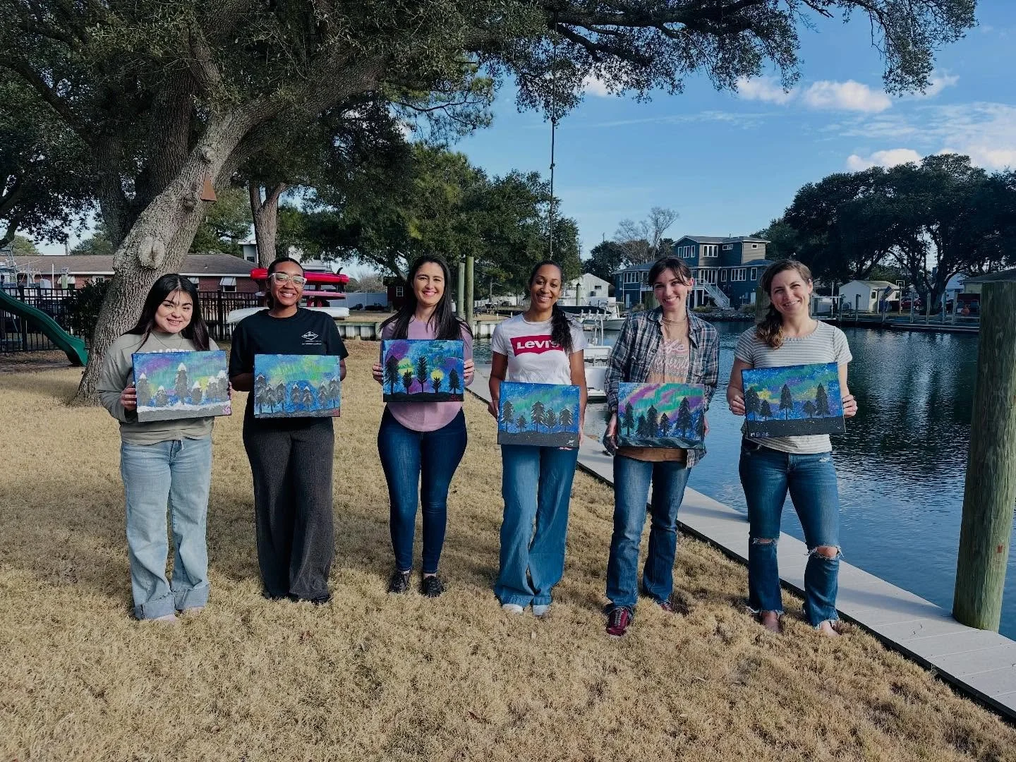 Today&rsquo;s weather = 😭
This day = ☀️🎨✨
Loved being outside with this awesome group from @jarrett_chiropractic_vb for their office celebration! Painting the Northern Lights is always a crowd favorite&mdash;and this sunny day made it even better. 
