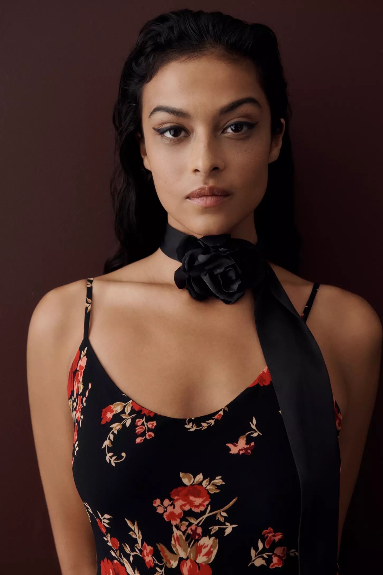 Rosette Choker Necklace