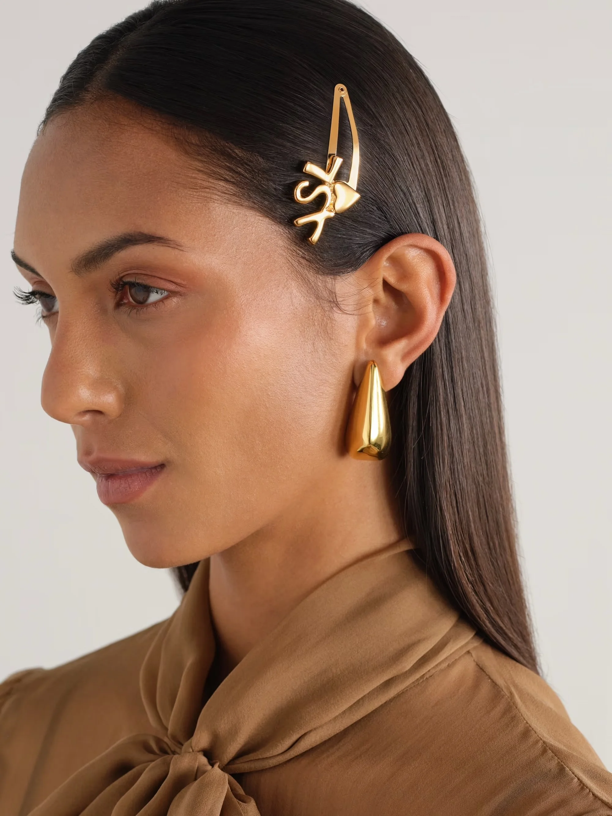 Set of two hair clips