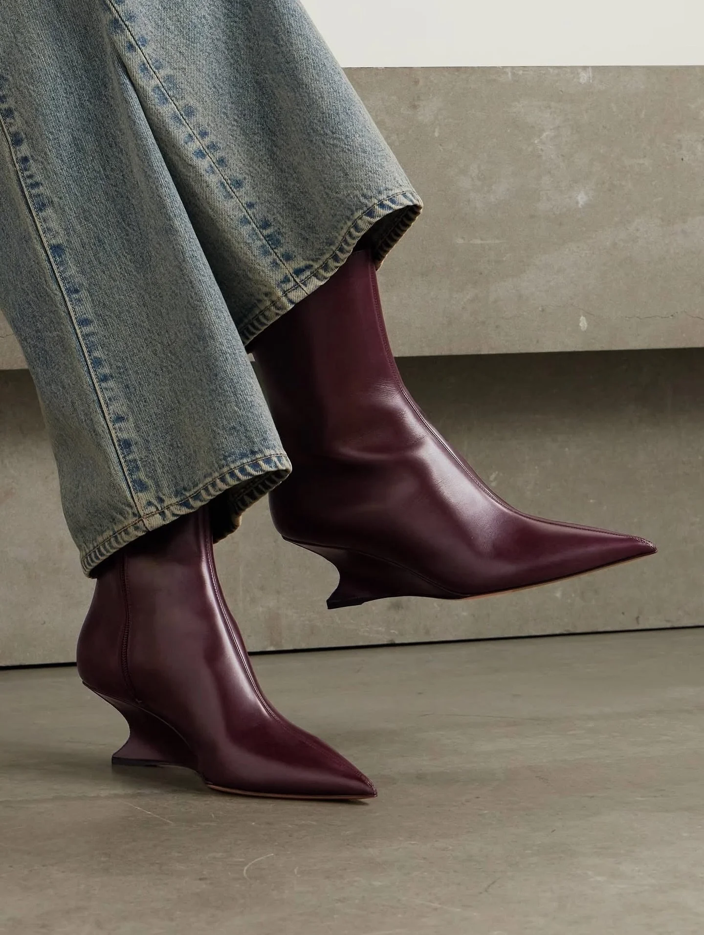 Would you dare?
These boots aren&rsquo;t just an accessory &mdash; they&rsquo;re a conversation starter.
Shop now and tell us: would you go bold in burgundy? 
https://shopstyle.it/l/cv0PU