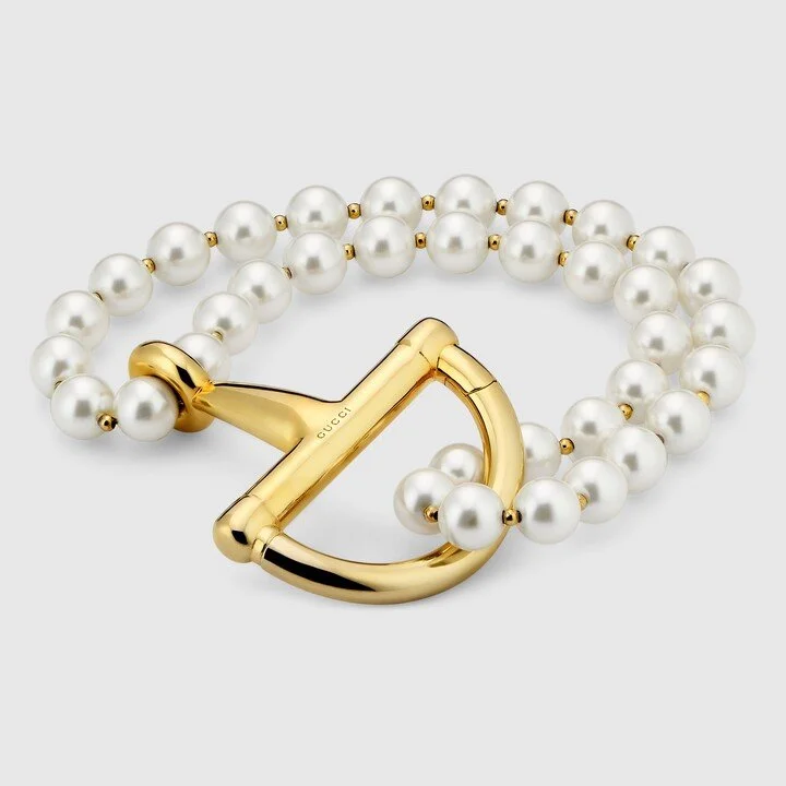 Bracelet with stirrup