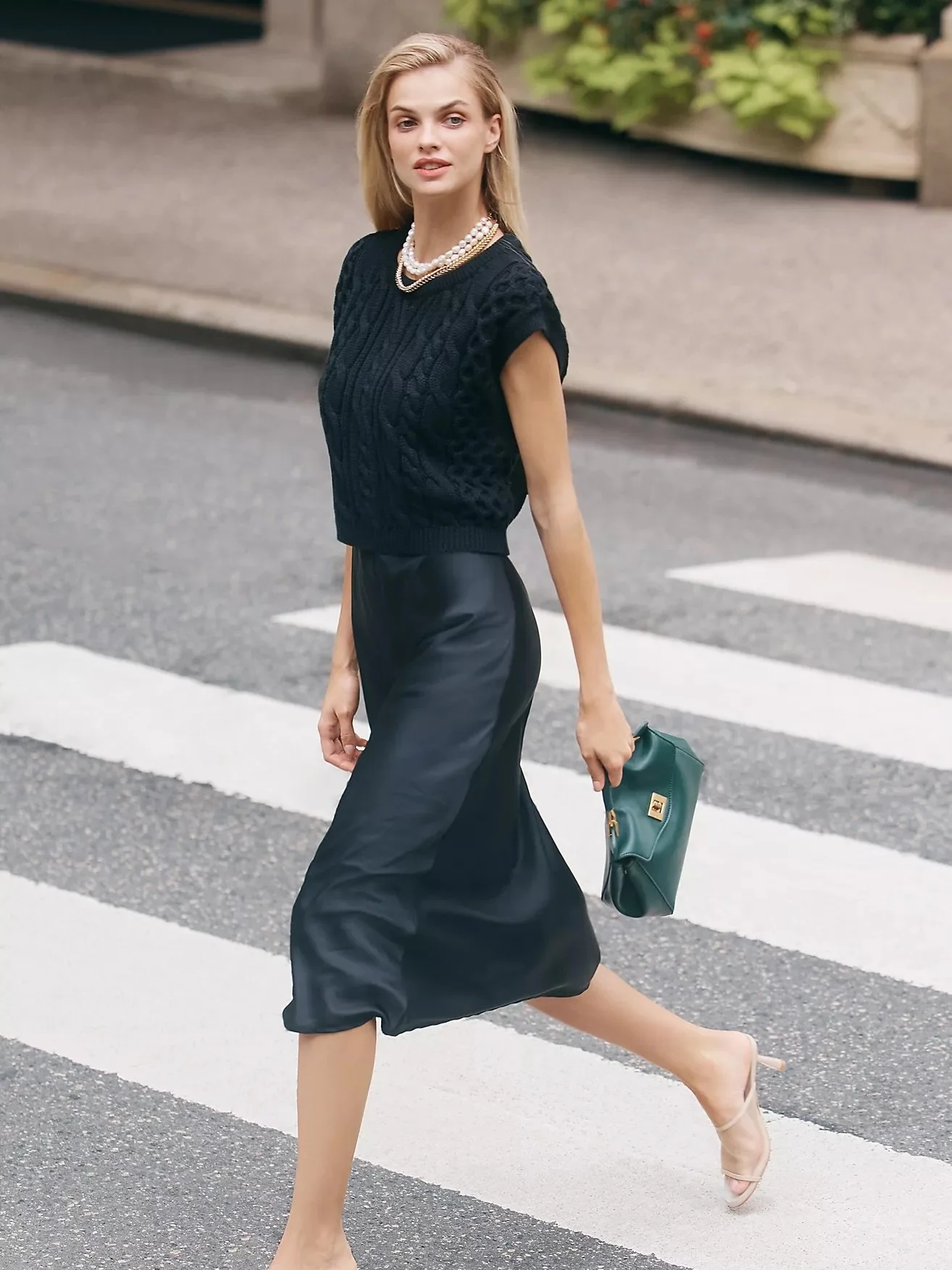 Some outfits make the morning easier&hellip; this one makes the whole day easier. The Gemini set gives cozy, sleek, and elevated all at once.
To shop, click link in bio.