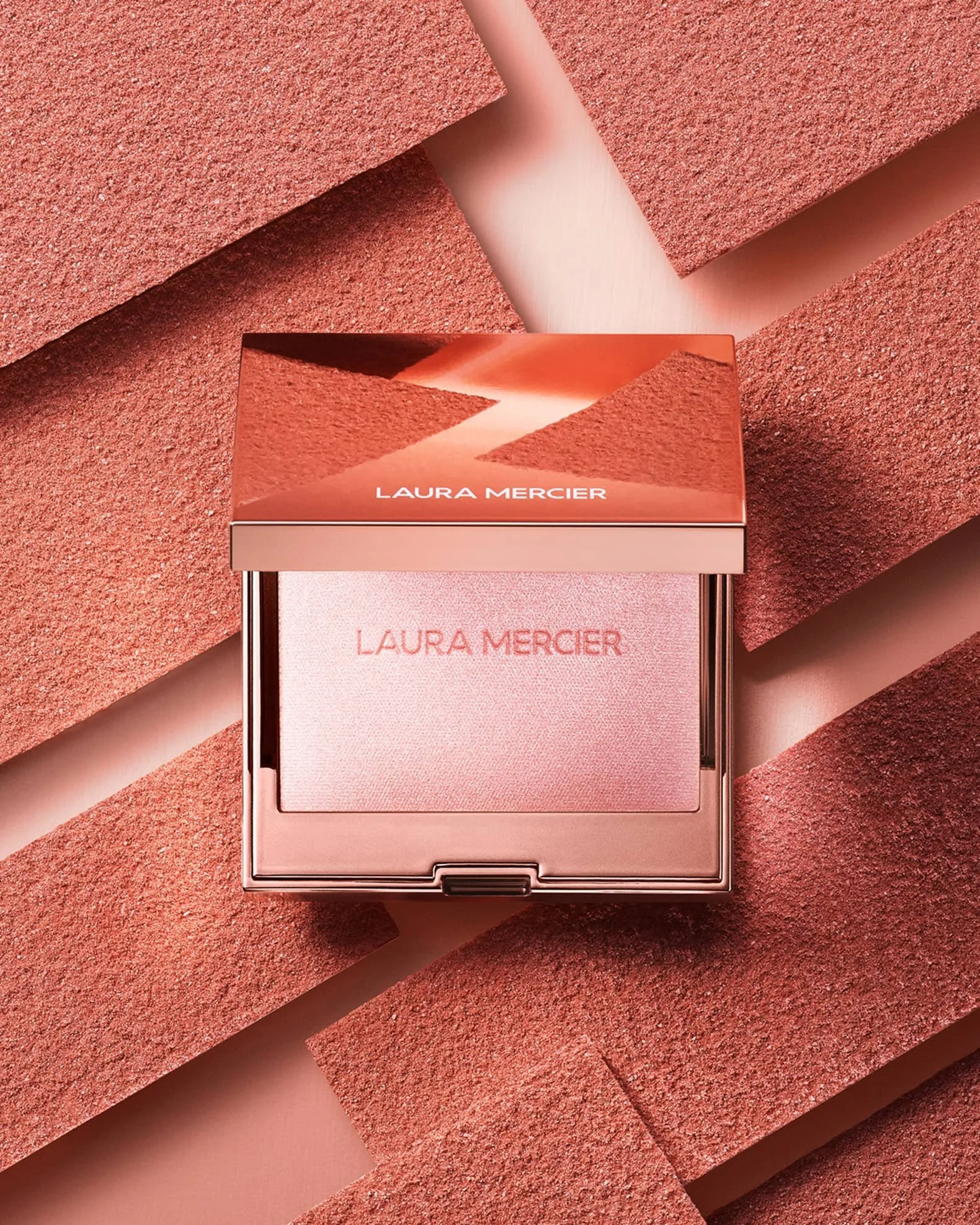 Rose Glow Highlighting Blush