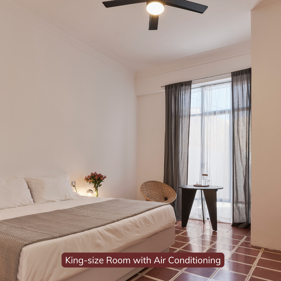 King-size Room with Air Conditioning.png