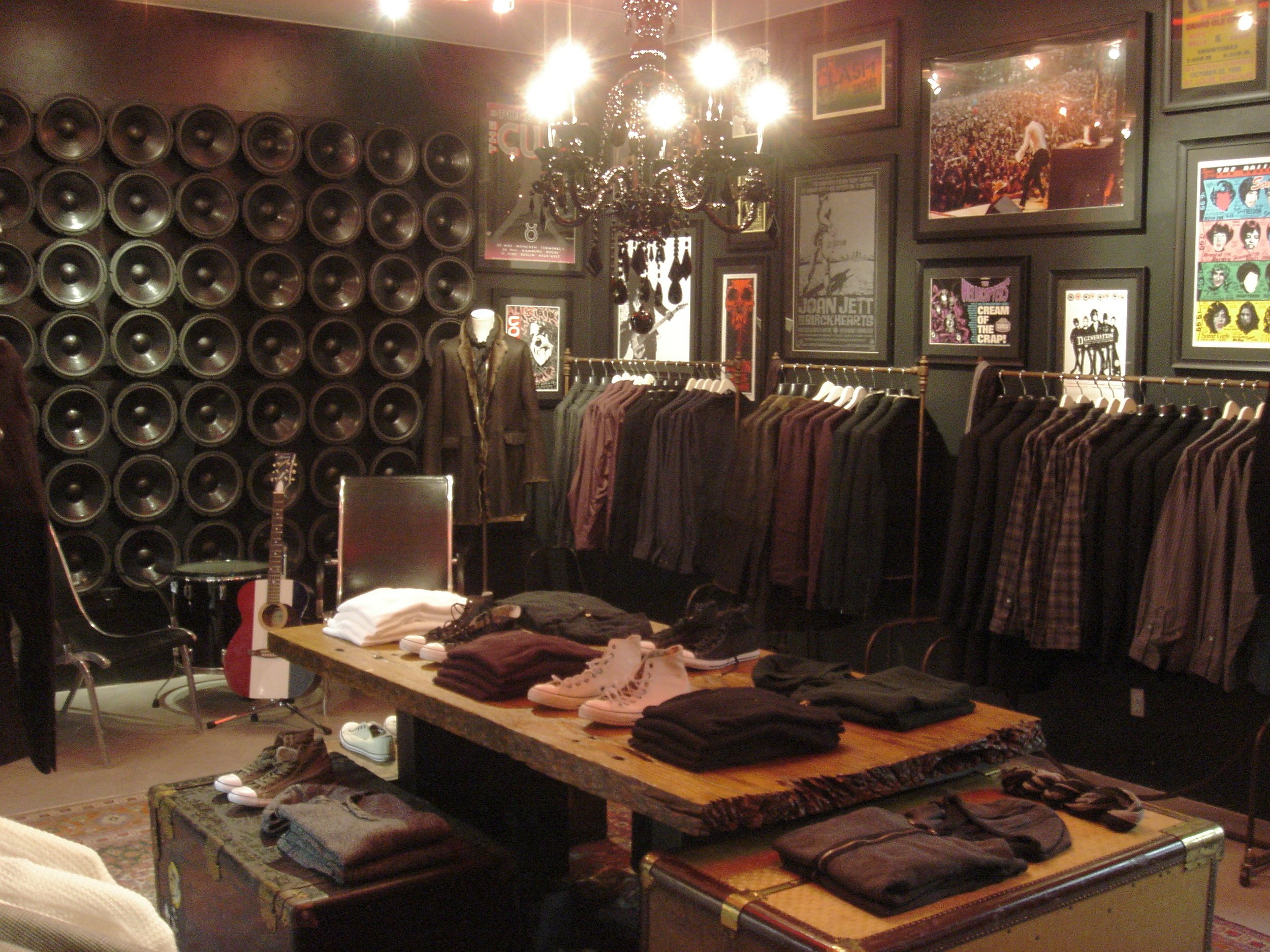 Install of various large scale commercial art installations across a fleet of 7 stores, showroom office and fashion show productions for John Varvatos from 2006-2010