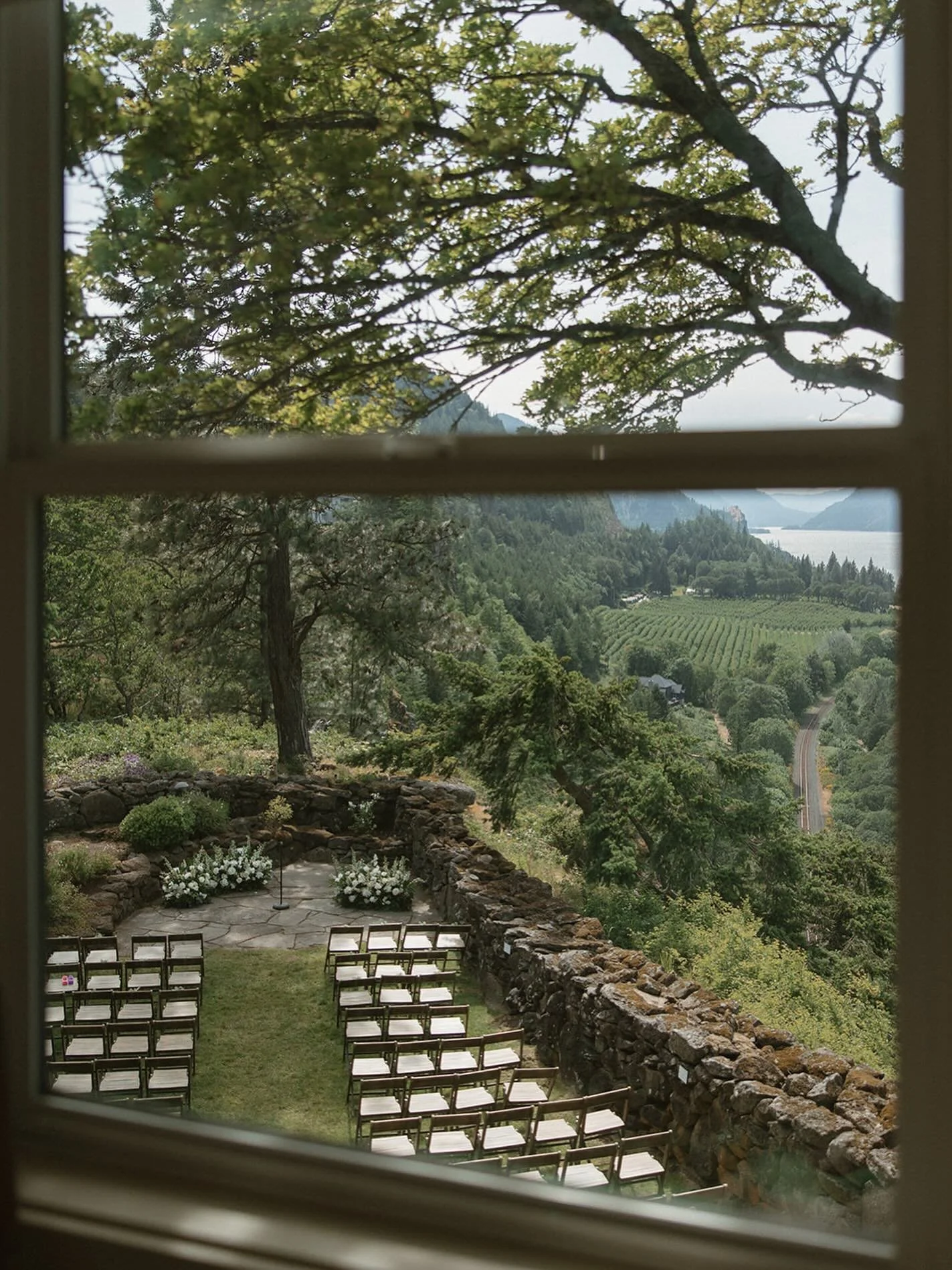We want to take a moment mid-season to shout out our team of incredible women, who are responsible for the endless outpouring of 5-star reviews that come in. Recently, received this review from a particularly beloved bride:

&ldquo;The Griffin House 