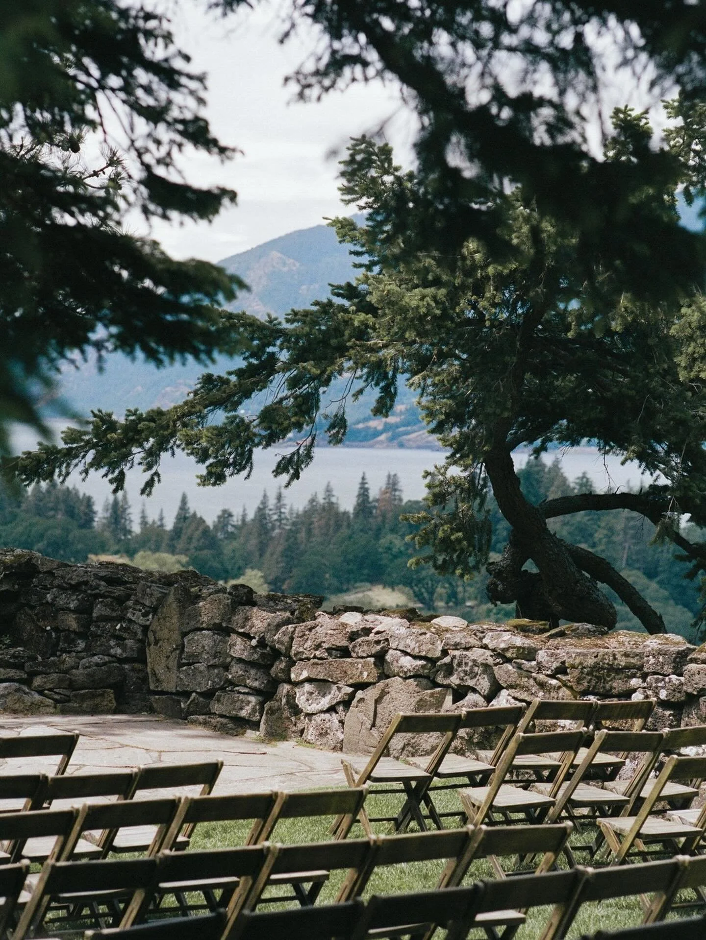 Next up in our mini *favorite moments from 2025&rdquo; series* &mdash; one of Courtney&rsquo;s couples was upstairs in the Griffin&rsquo;s Wing, our getting-ready suite, with pre-ceremony jitters kicking in as they looked down on the ceremony lawn. T